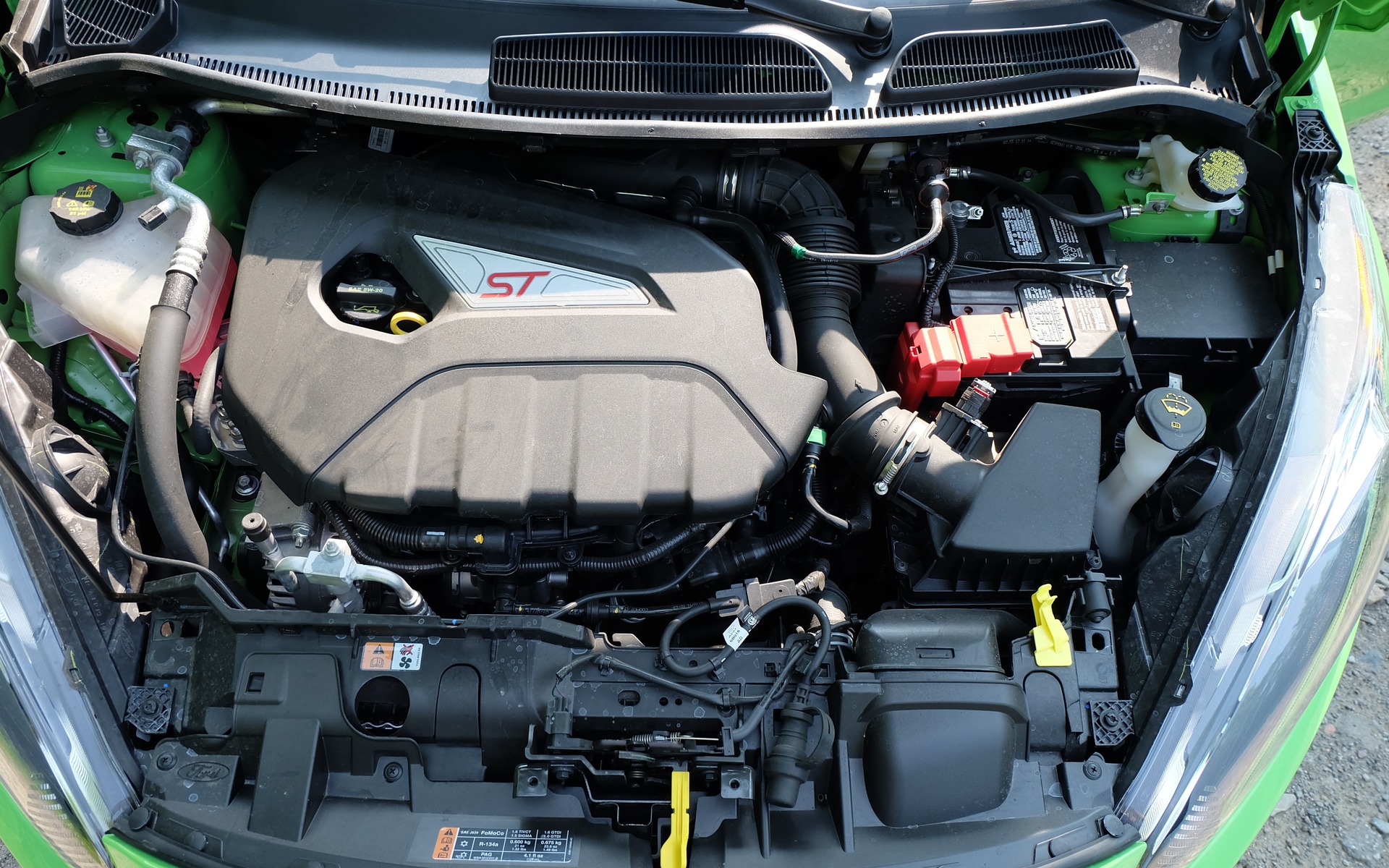 There are 197 horses hidden in this 1.6-litre Ecoboost engine.