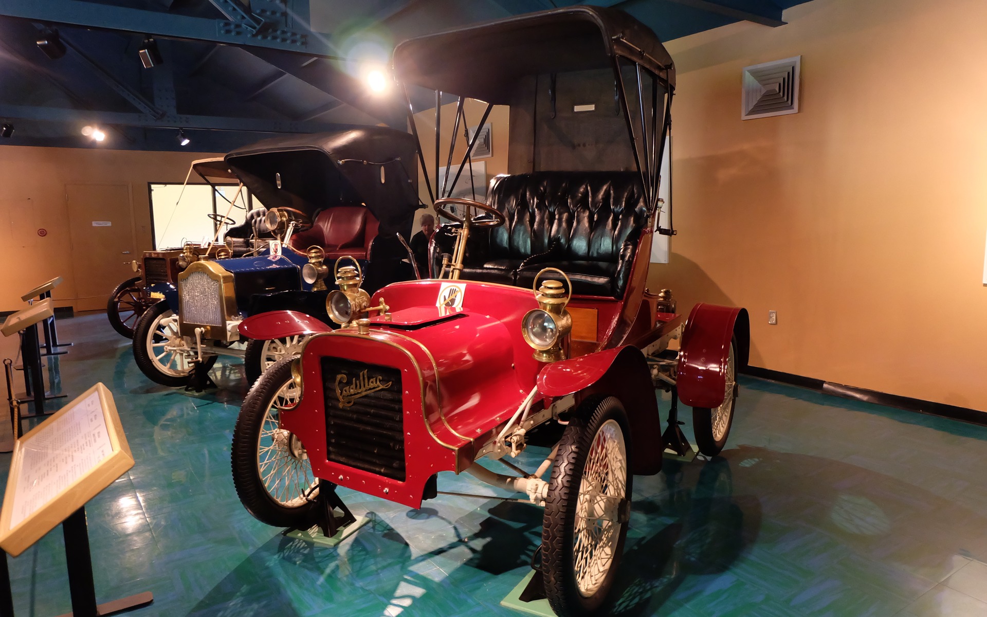 Une Cadillac au Musée des voitures d'autrefois d'Edmundston