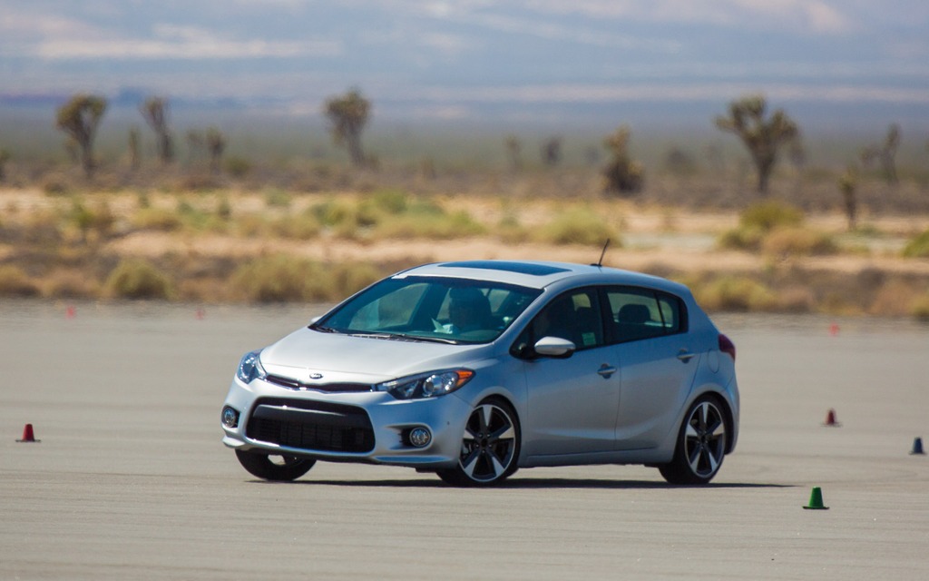 Circuit d'essai dynamique au Proving Grounds Hyundai et Kia en Californie