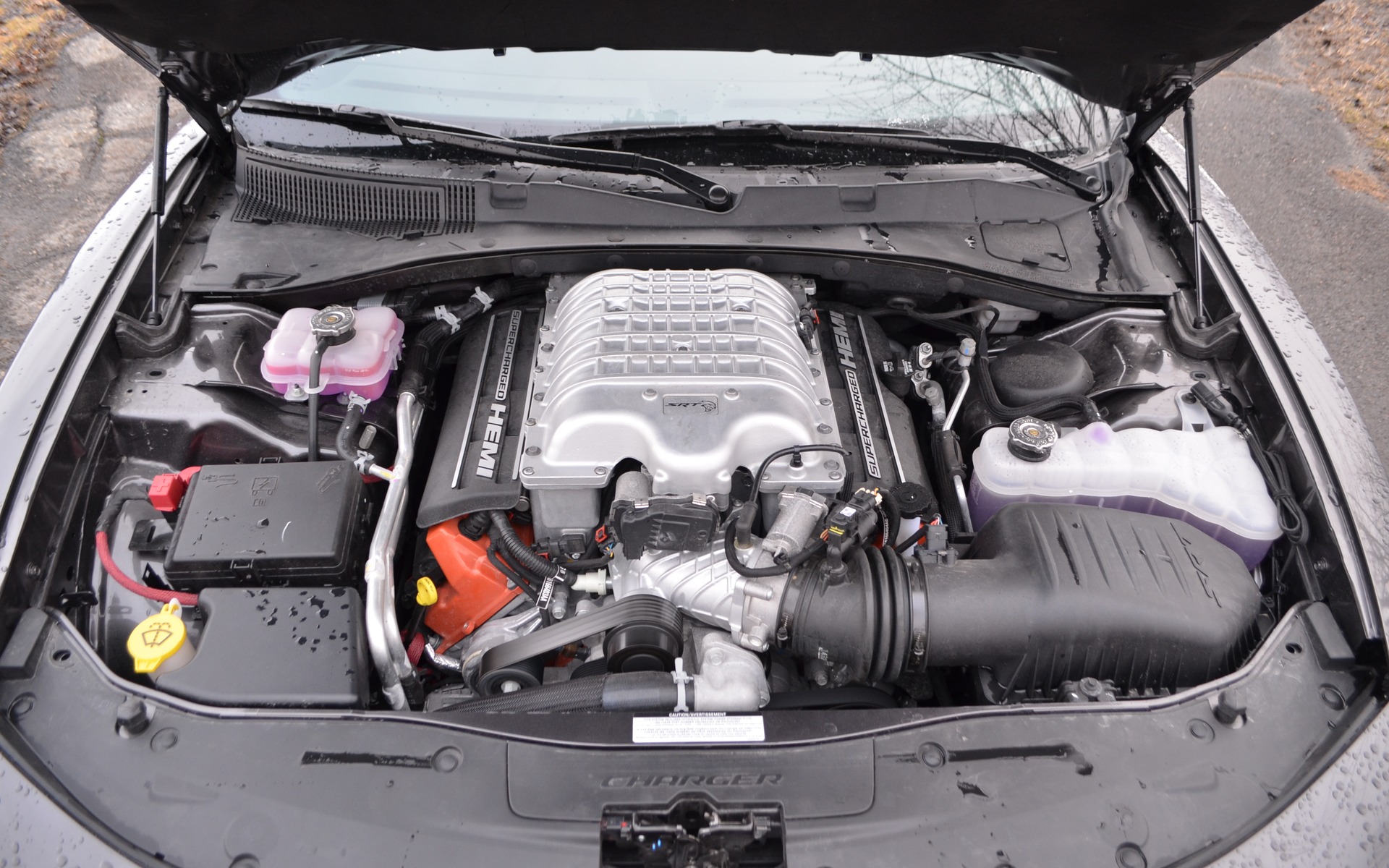 Dodge Charger Hellcat 2016 - Moteur de 702 chevaux...
