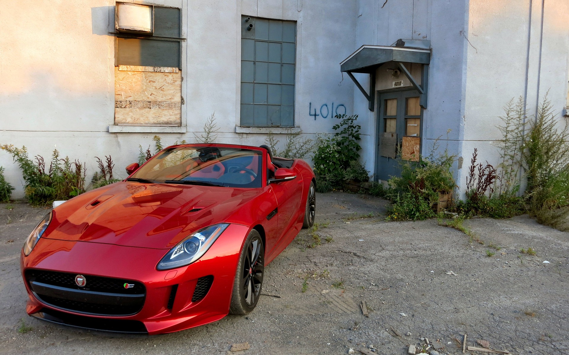 My tester for the week was an all-wheel drive Jaguar F-Type S.