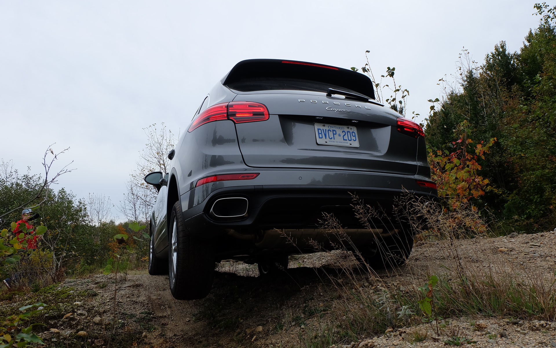 Démonstration de l'articulation d'un Porsche Cayenne. Impressionnant!