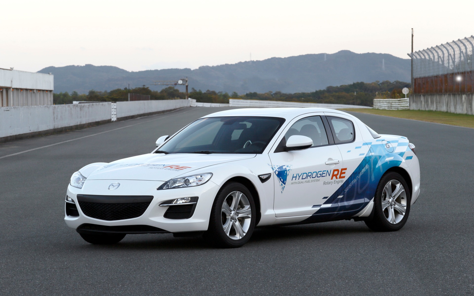 Mazda RX-8 Hydrogen RE