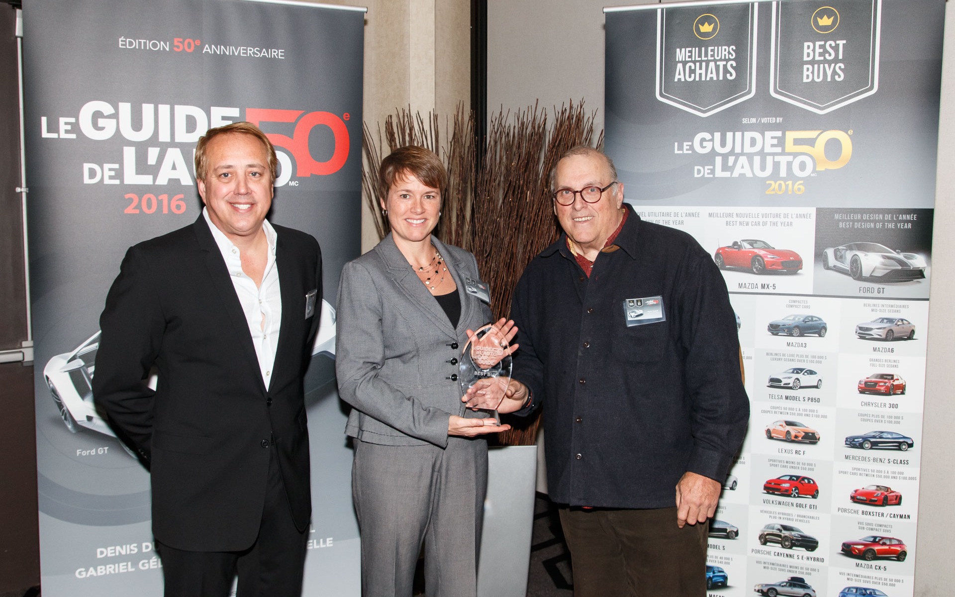 Prix de la citadine de l'année - BMW i3, accepté par Barbara Pitblado