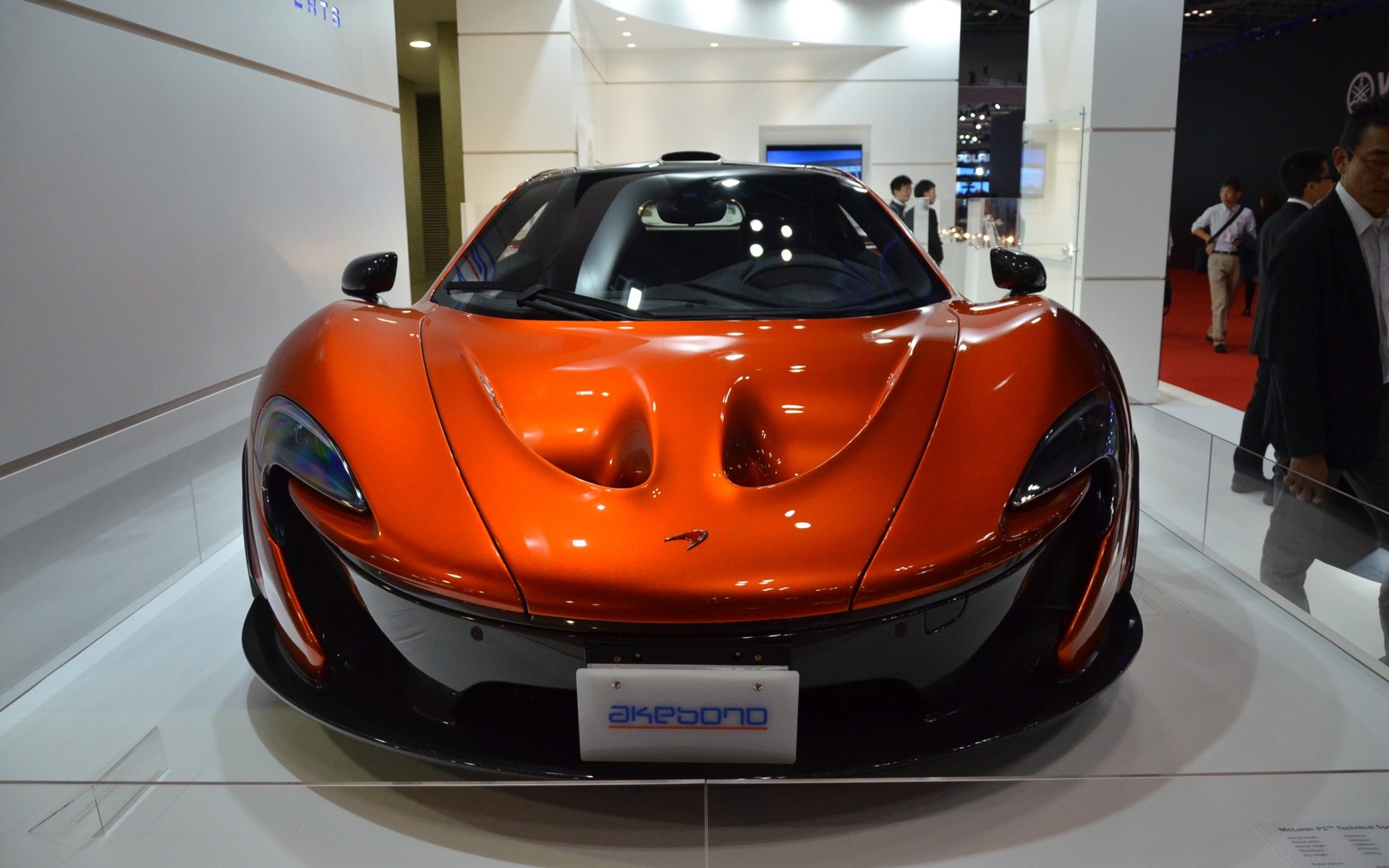 McLaren P1