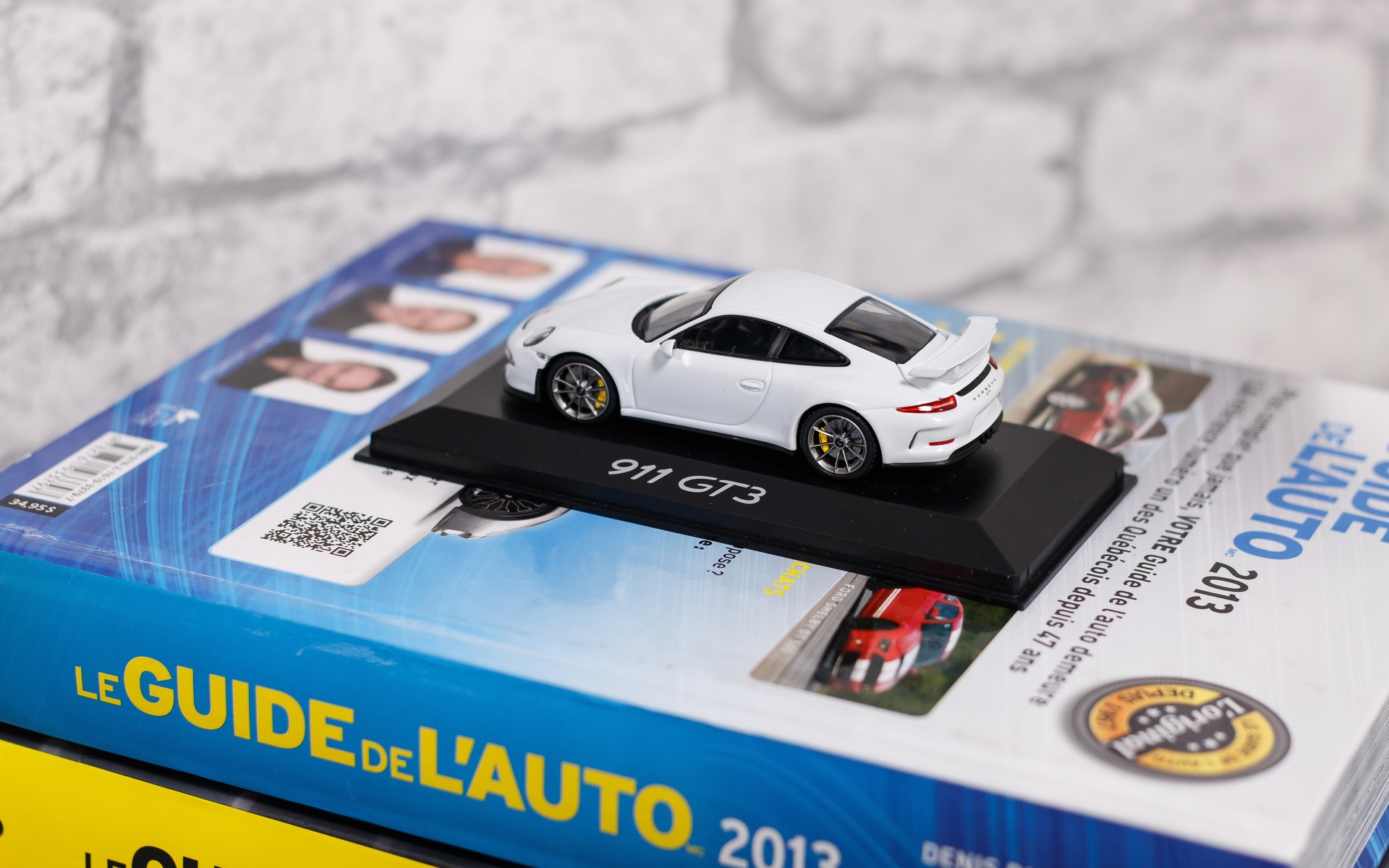 Porsche 911 GT3 1:43. 80$ 