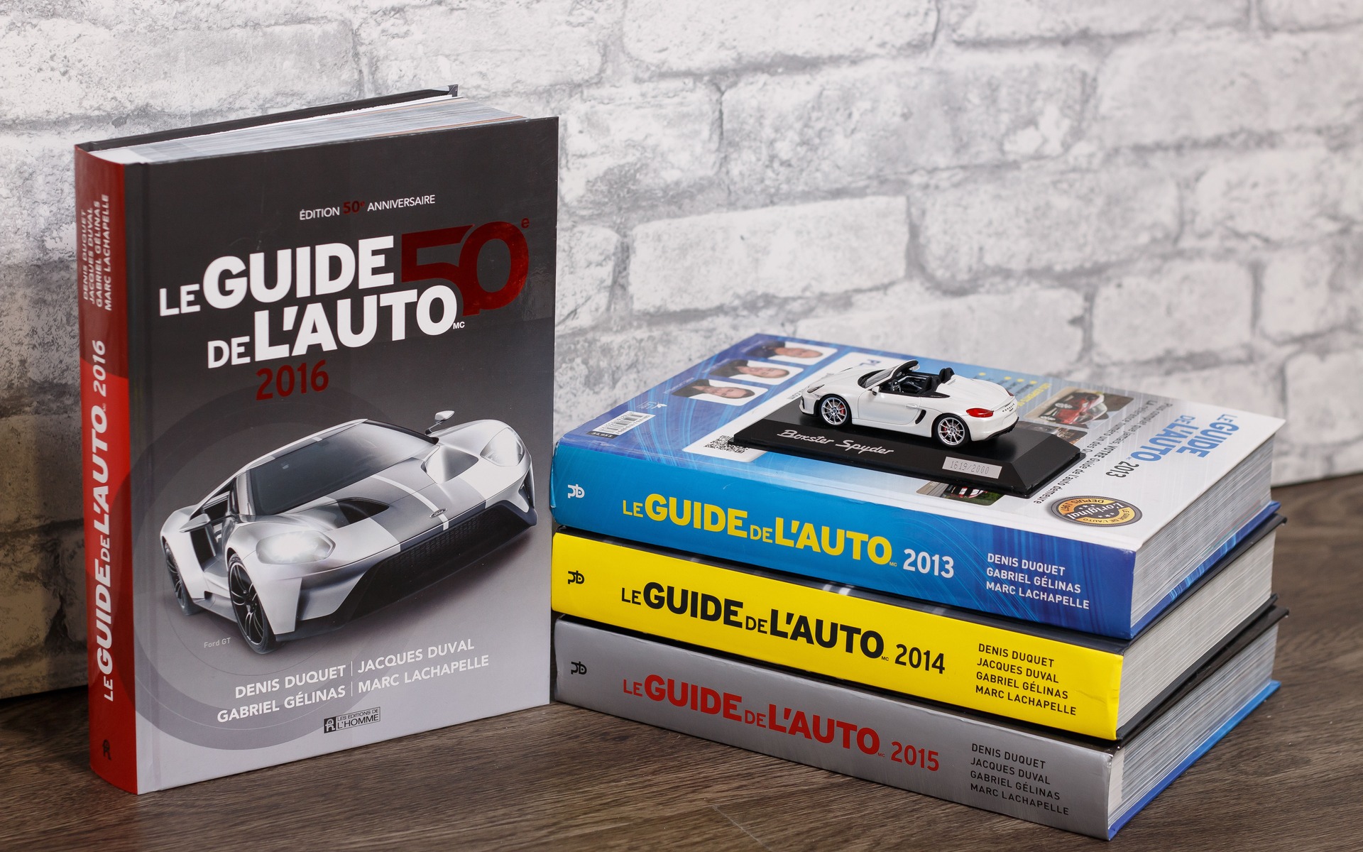 N'oubliez pas d'inclure une copie de votre livre préféré dans le lot. 