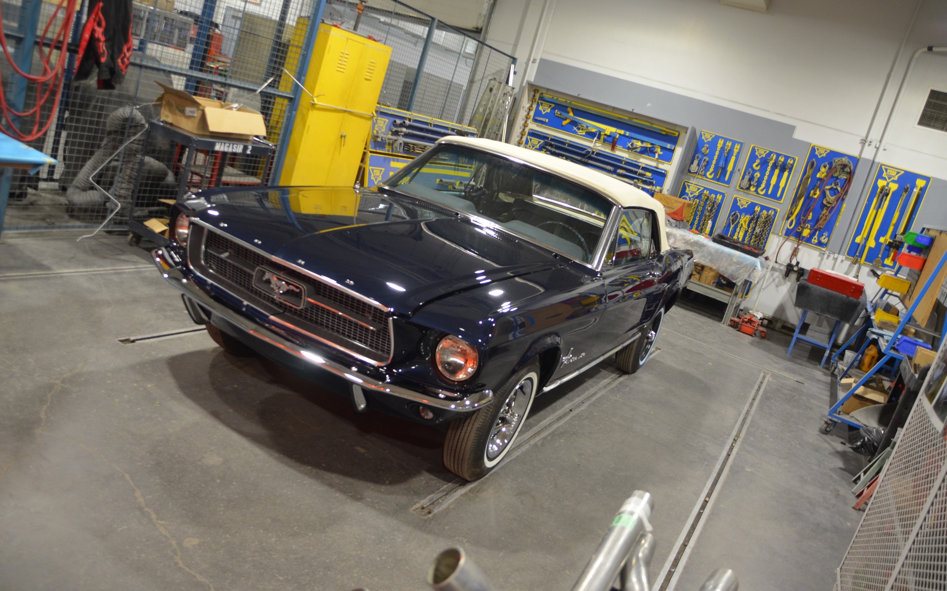 À première vue, la Mustang 1967 semble prête à prendre la route... 