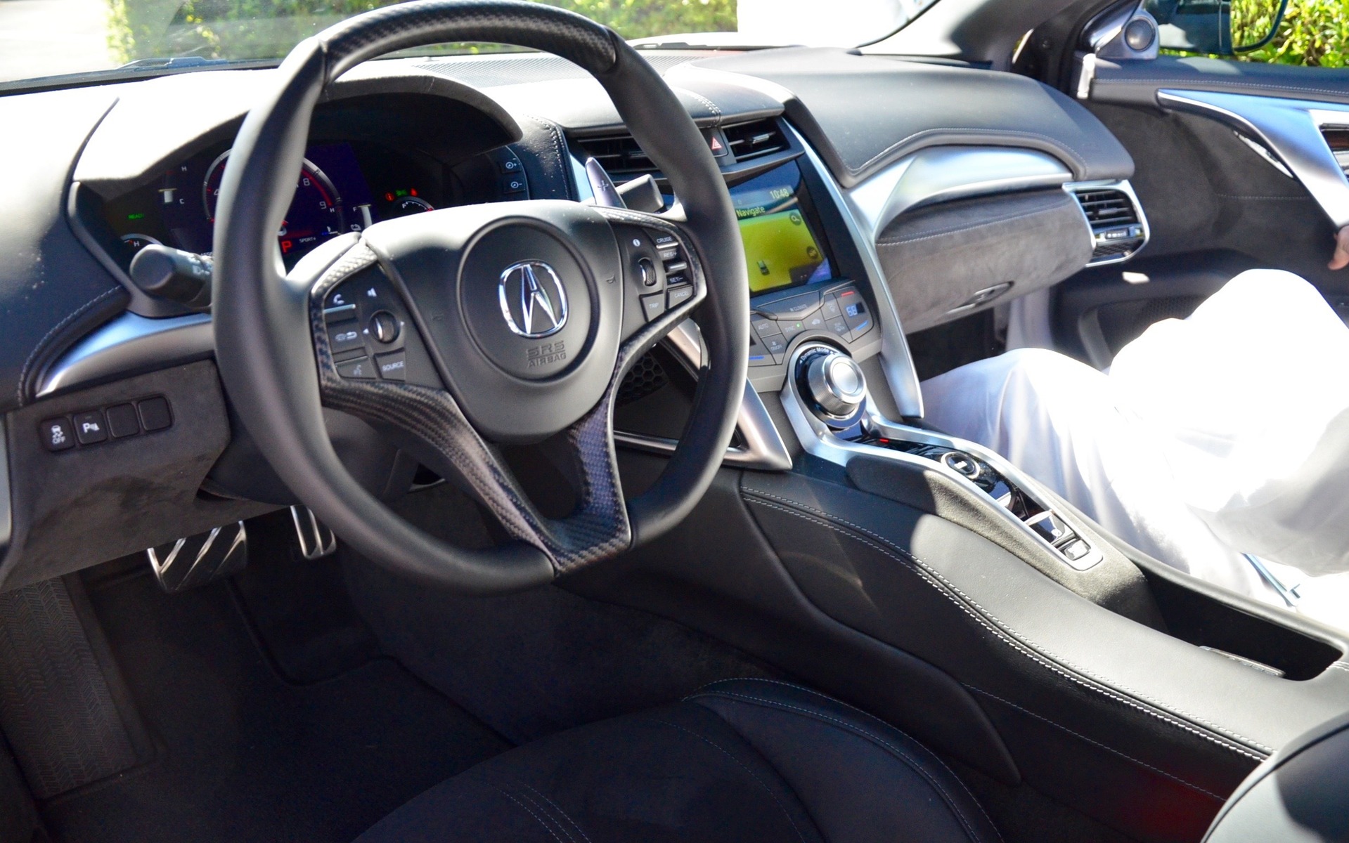 Acura NSX 2017 - Poste de pilotage très fonctionnel.