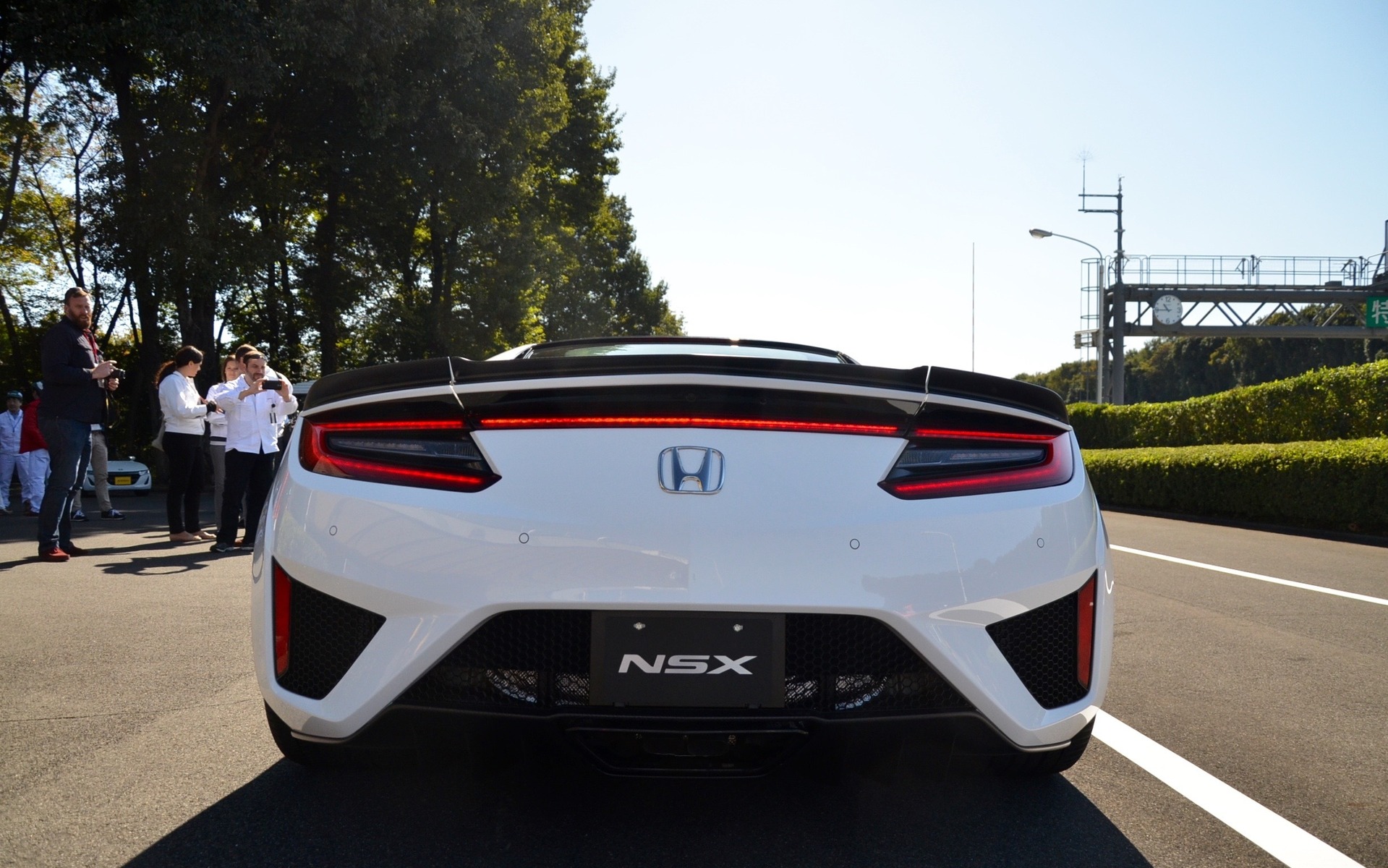 2017 Acura NSX 2017 - Ready for blastoff on the track.
