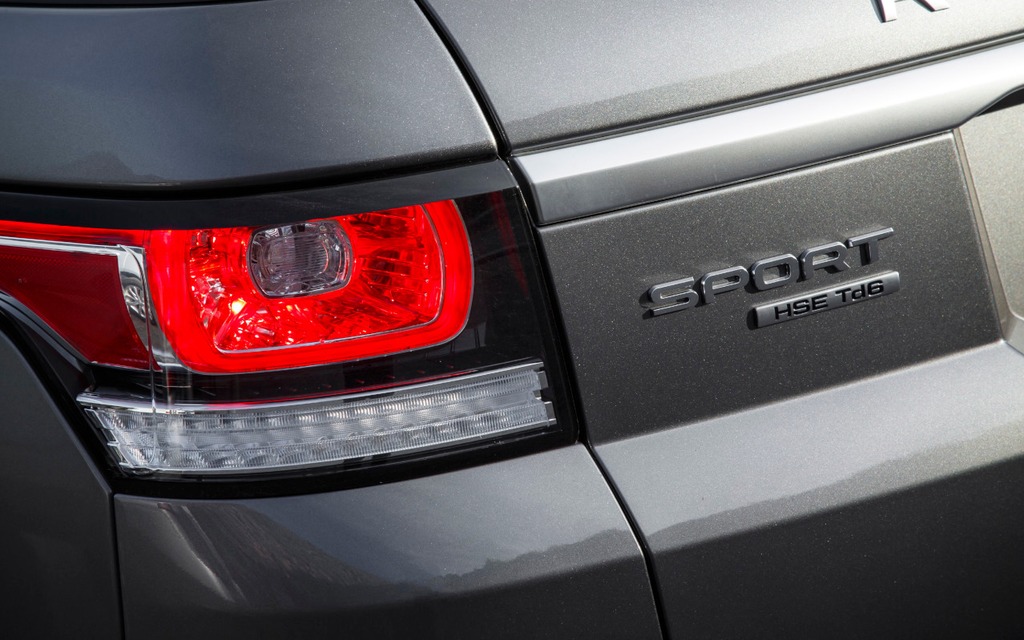 The Range Rover Sport's taillights incorporate LED technology.