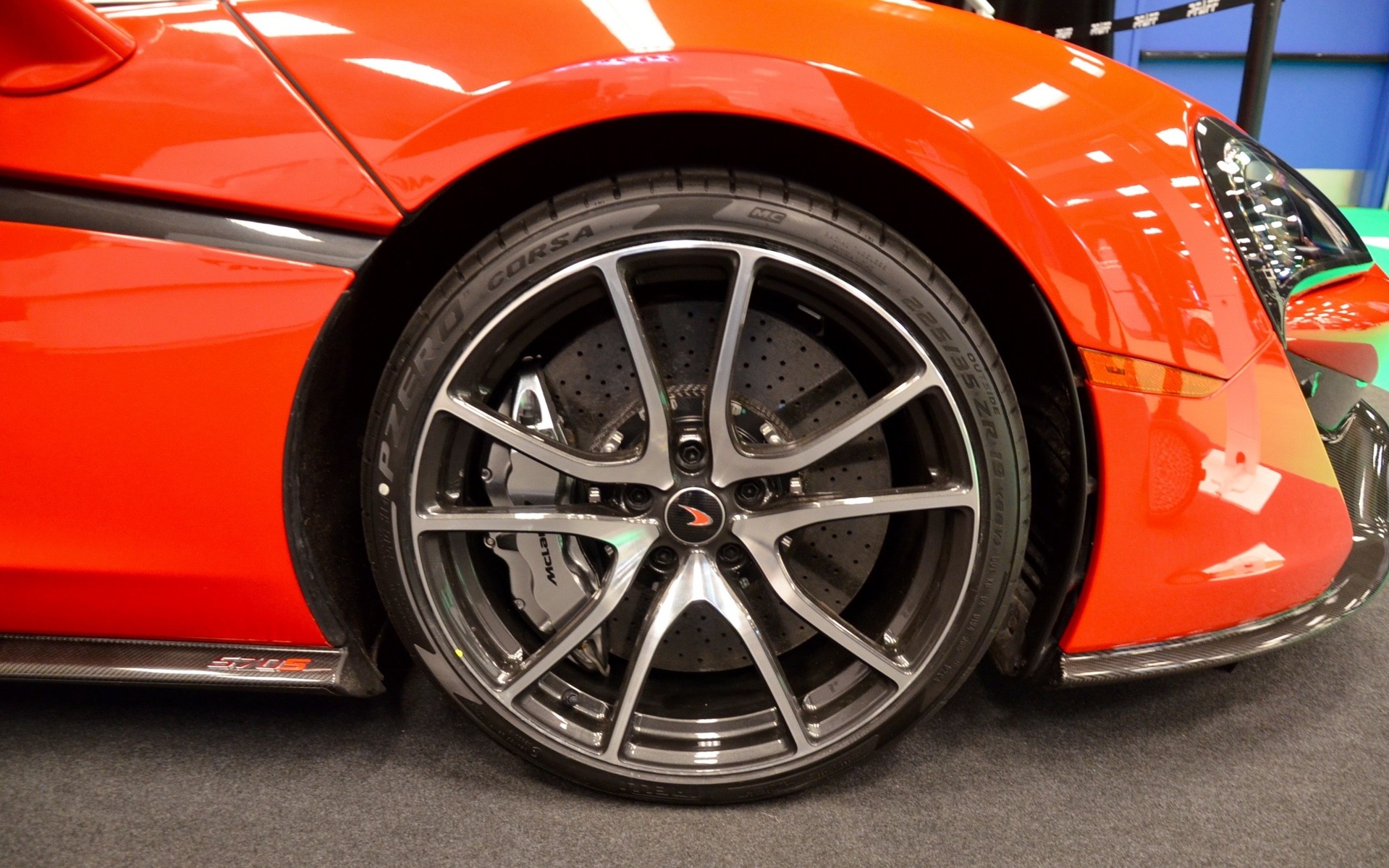 McLaren 570S at the 2016 Montreal Auto Show