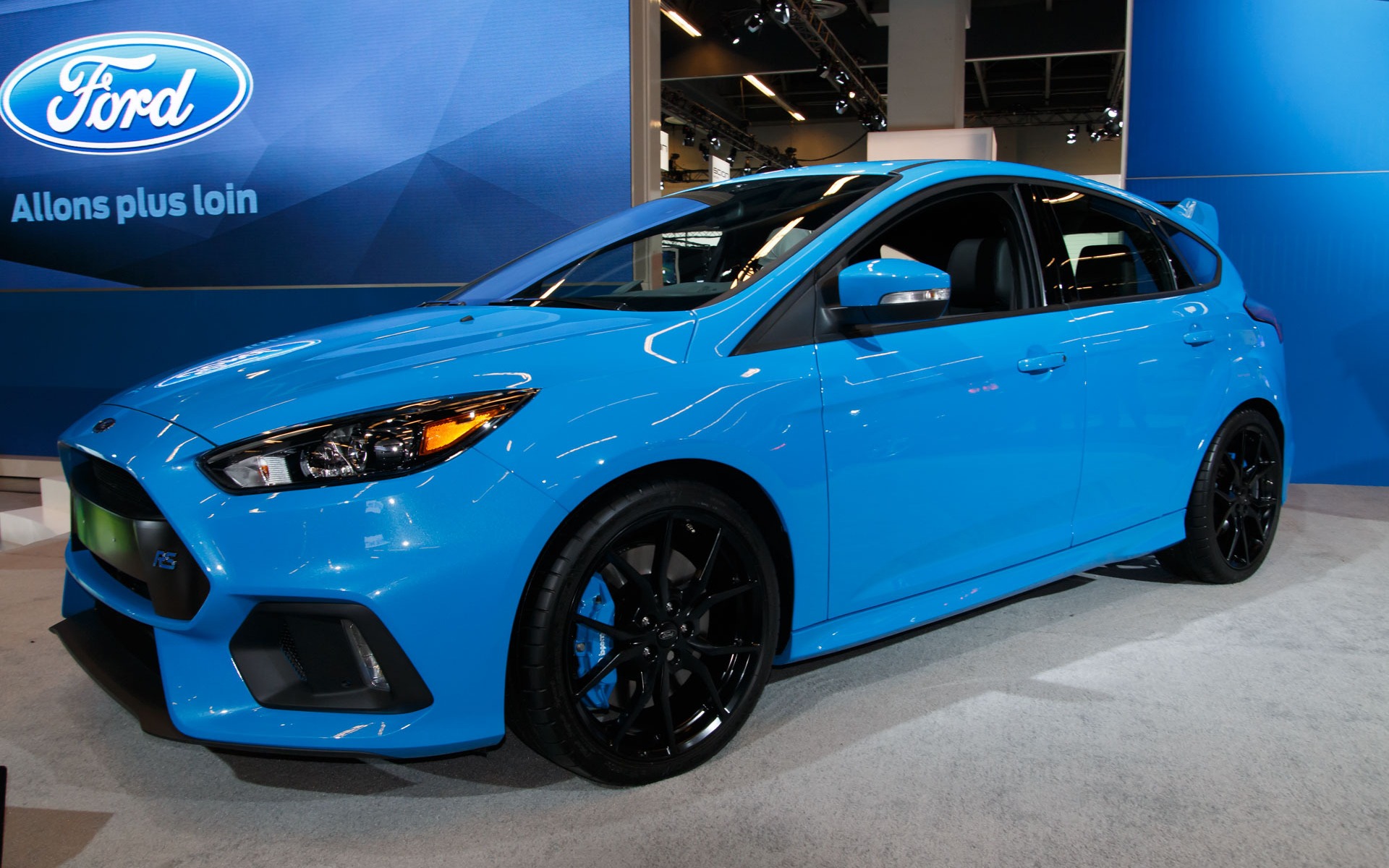 First Ford Focus Rs Rolls Off Production Line The Car Guide