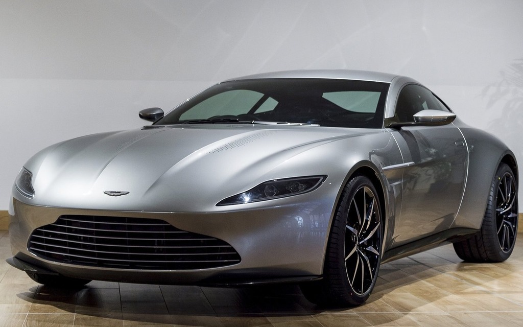 Aston Martin DB10