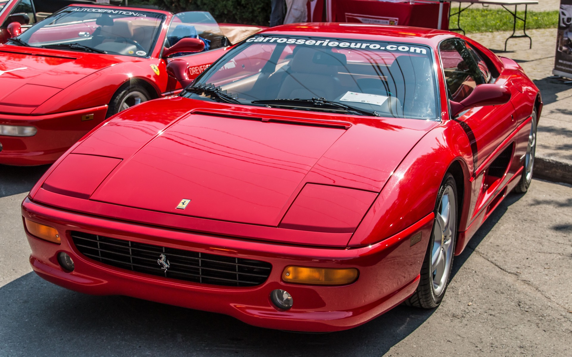 Des Ferrari dans les rues de Montréal lors du Grand Prix 2015