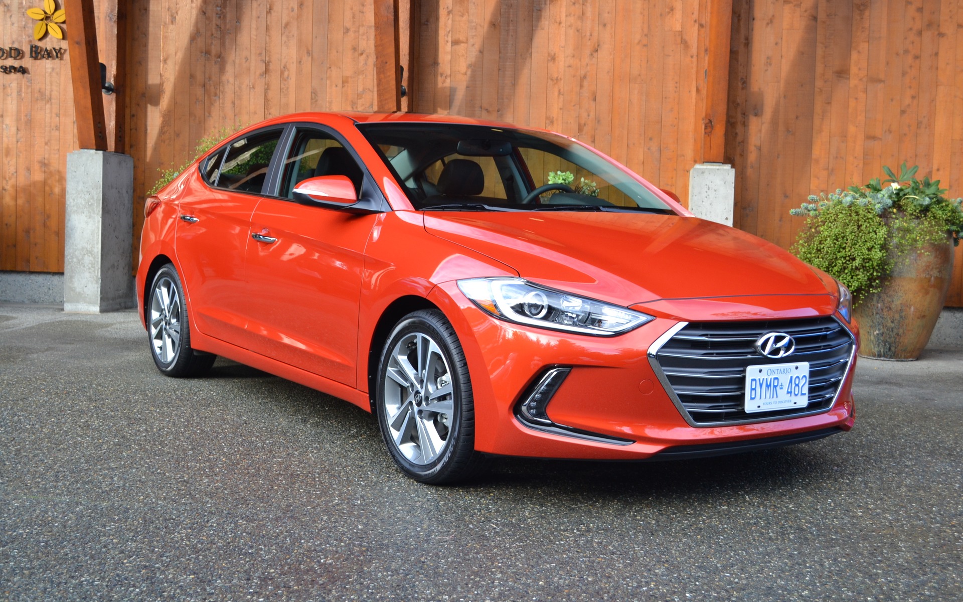 2017 Hyundai Elantra Taking The Honda Civic Head On The