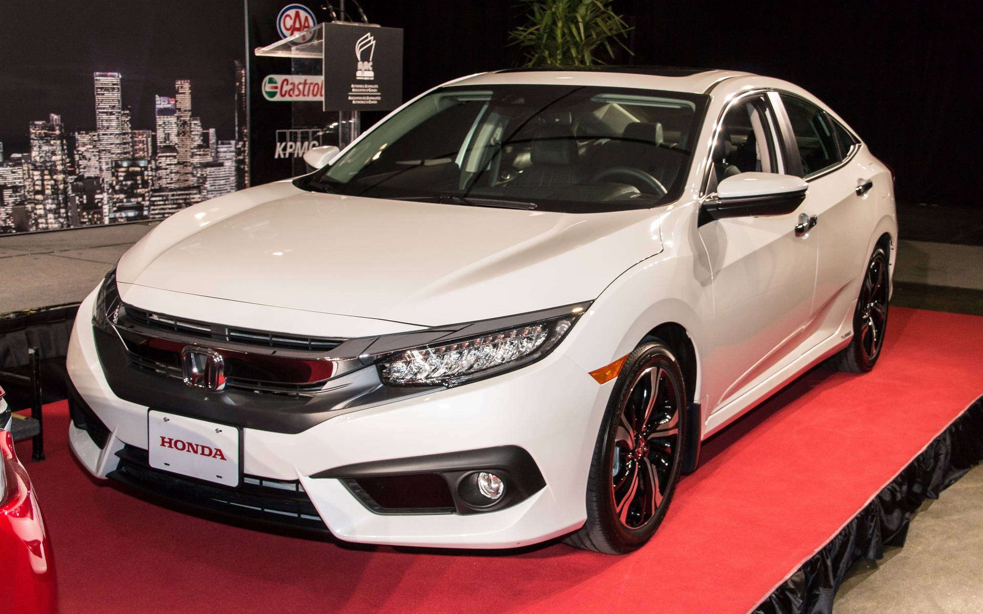 Honda Civic 2016, Voiture canadienne de l'année selon l'AJAC.