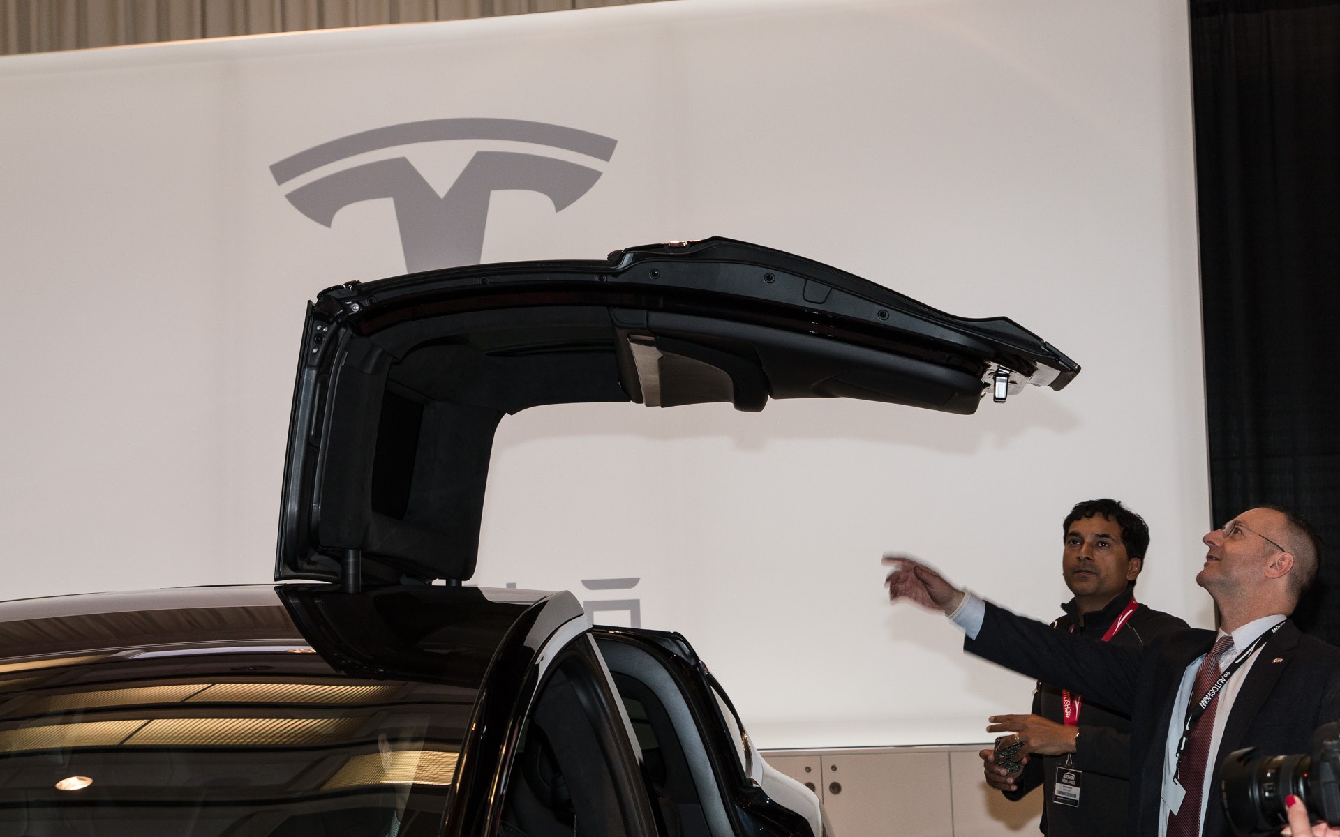 Le VUS Tesla Model X présenté au Salon de l'auto de Toronto 2016