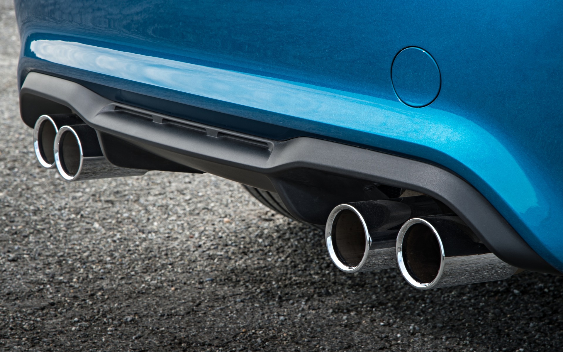 BMW M2 2016 - Échappements à quatre embouts et diffuseur arrière.