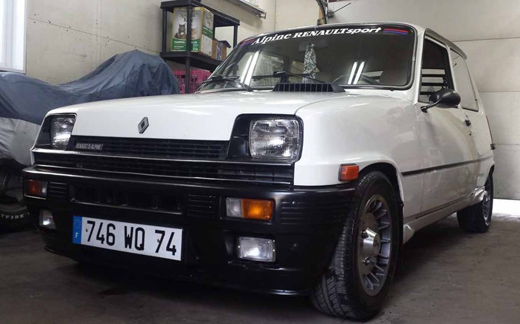 Une autre magnifique Renault 5 Alpine - Elle dort chez Stéphane Larivée.