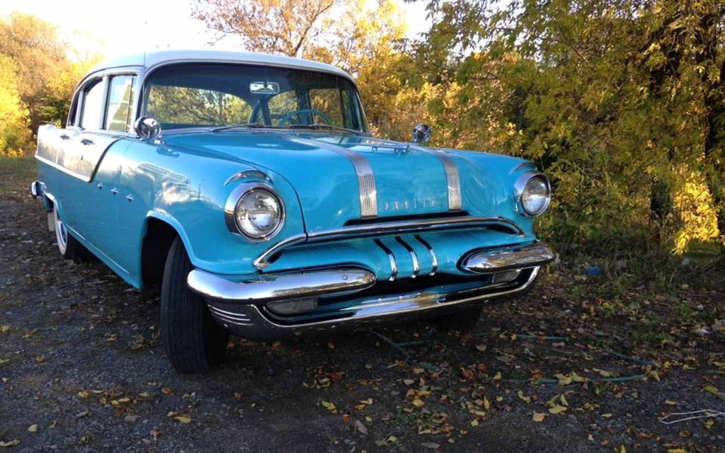 Pontiac 1955 de Francis Berger. On tient ça loin du froid et de la neige.