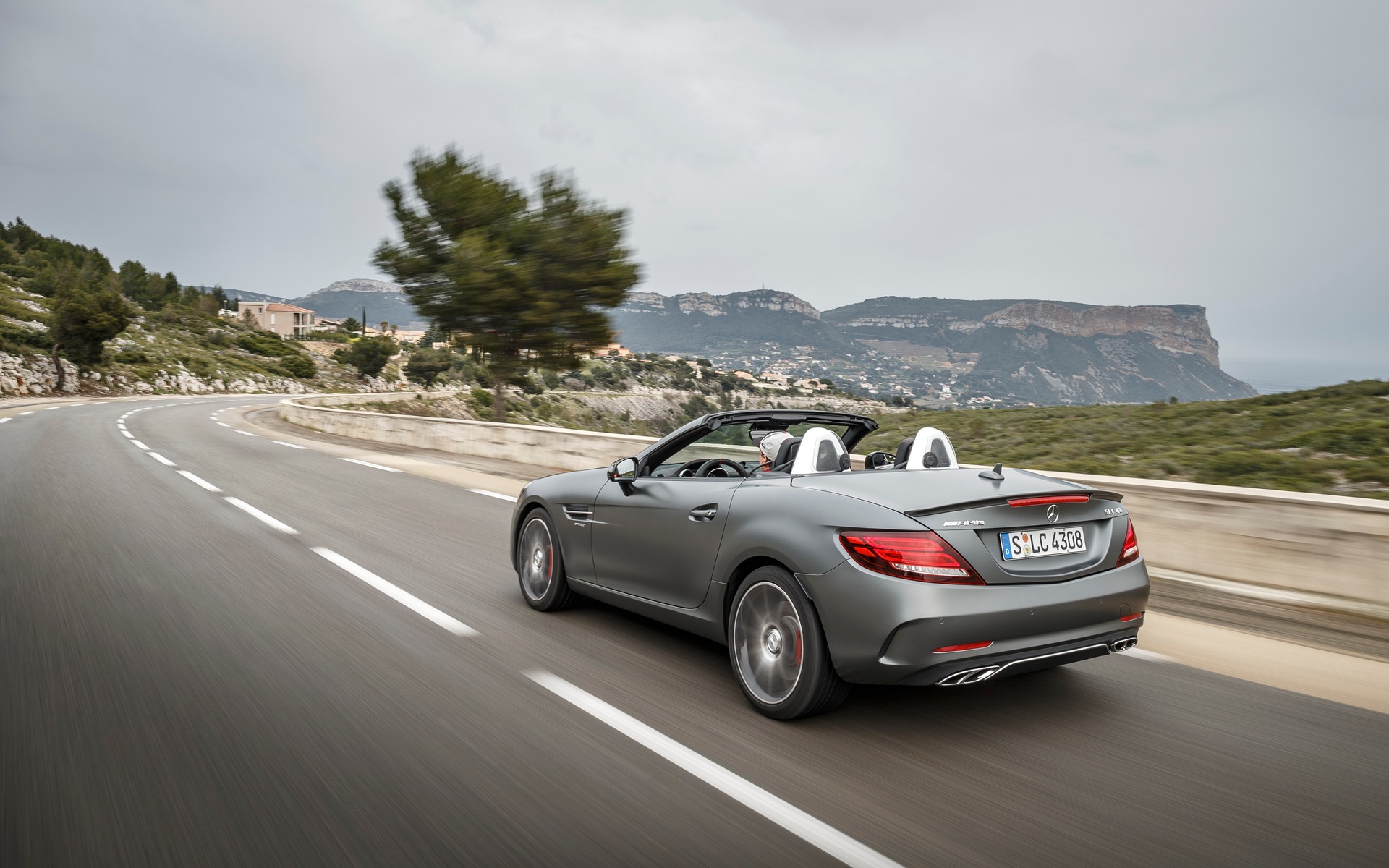 2017 Mercedes-AMG SLC 43