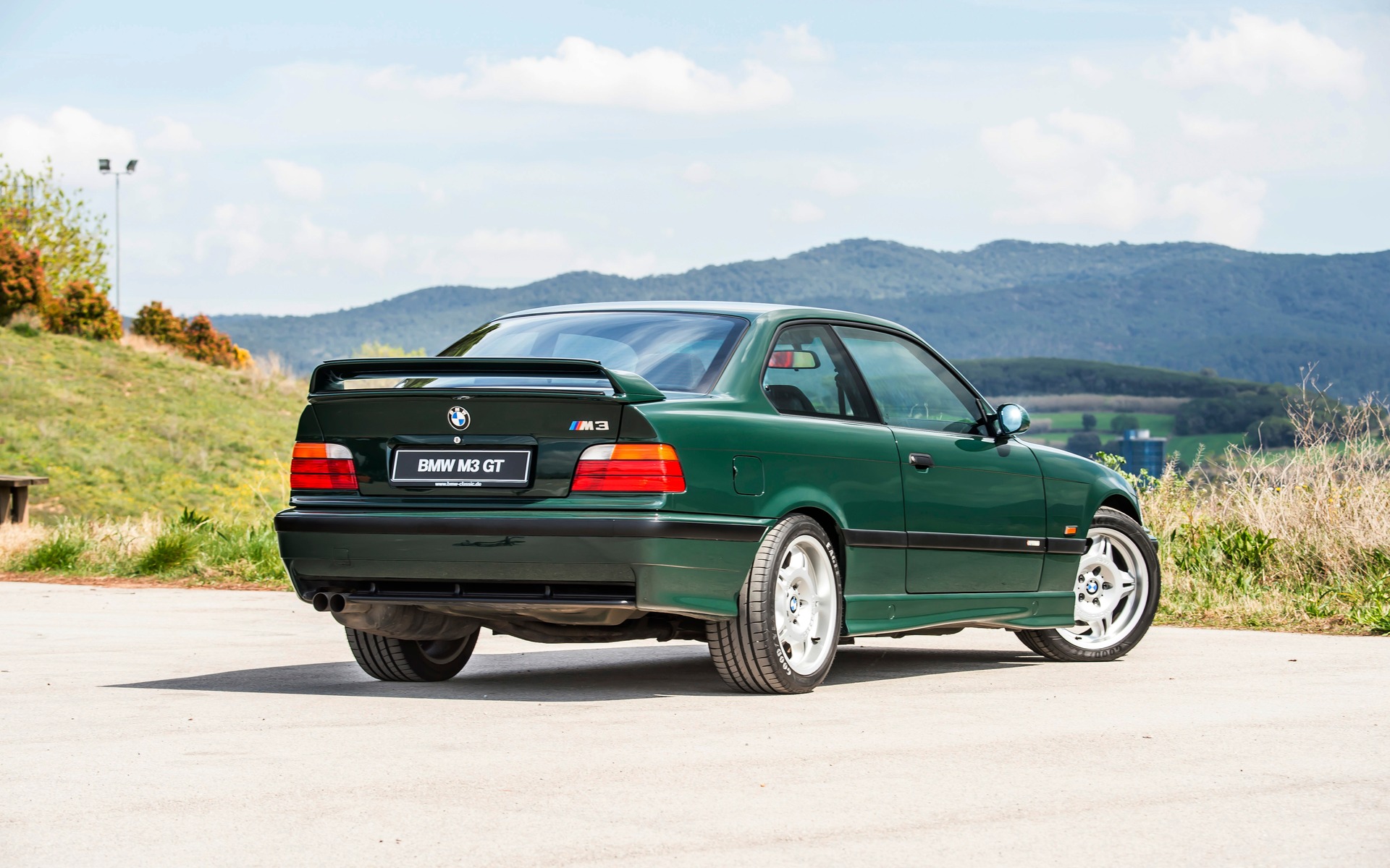 BMW M3 GT, only available in green