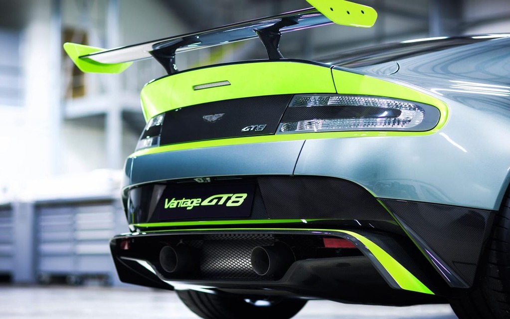 Aston Martin Vantage GT8