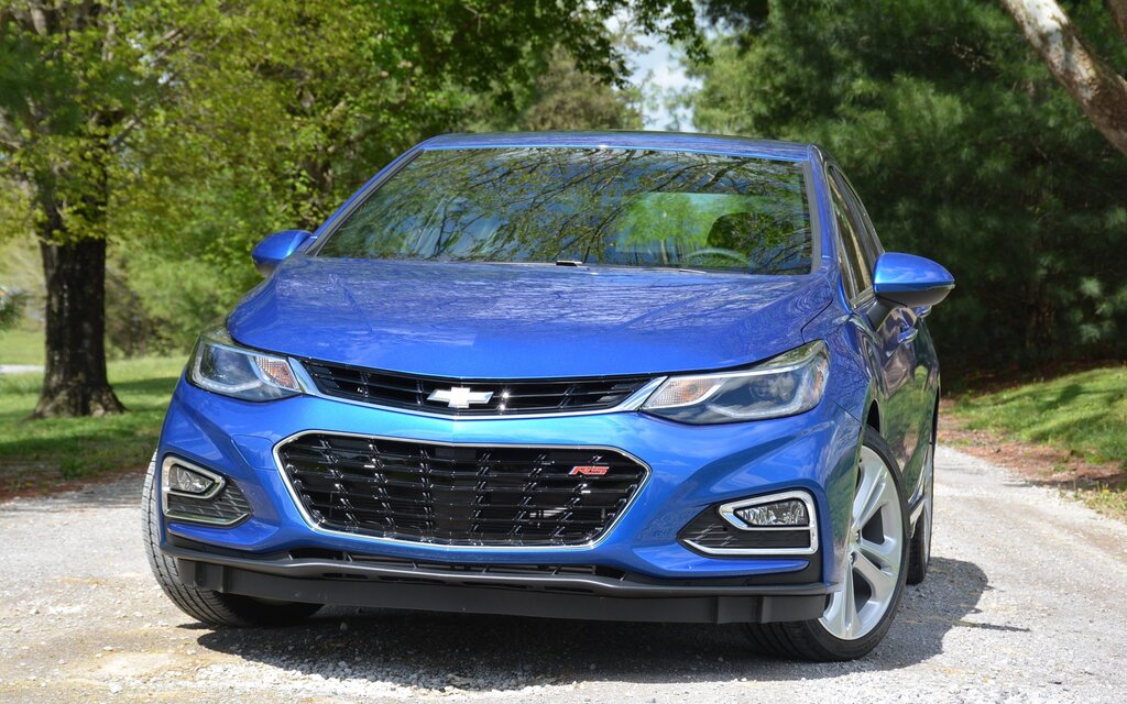 The 2016 Chevrolet Cruze Serves up Extras at the Premier Level - The ...