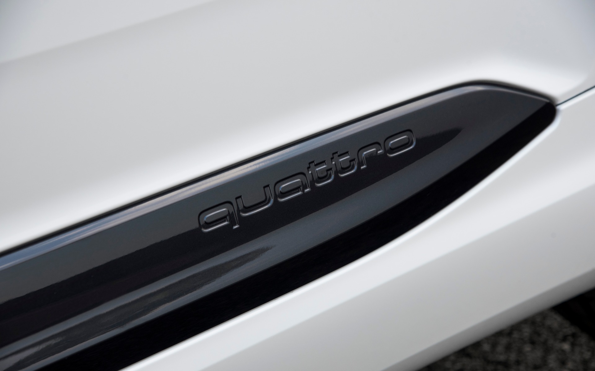 Audi SQ7 TDI 2018 - Éléments de design d'une grande sobriété. 