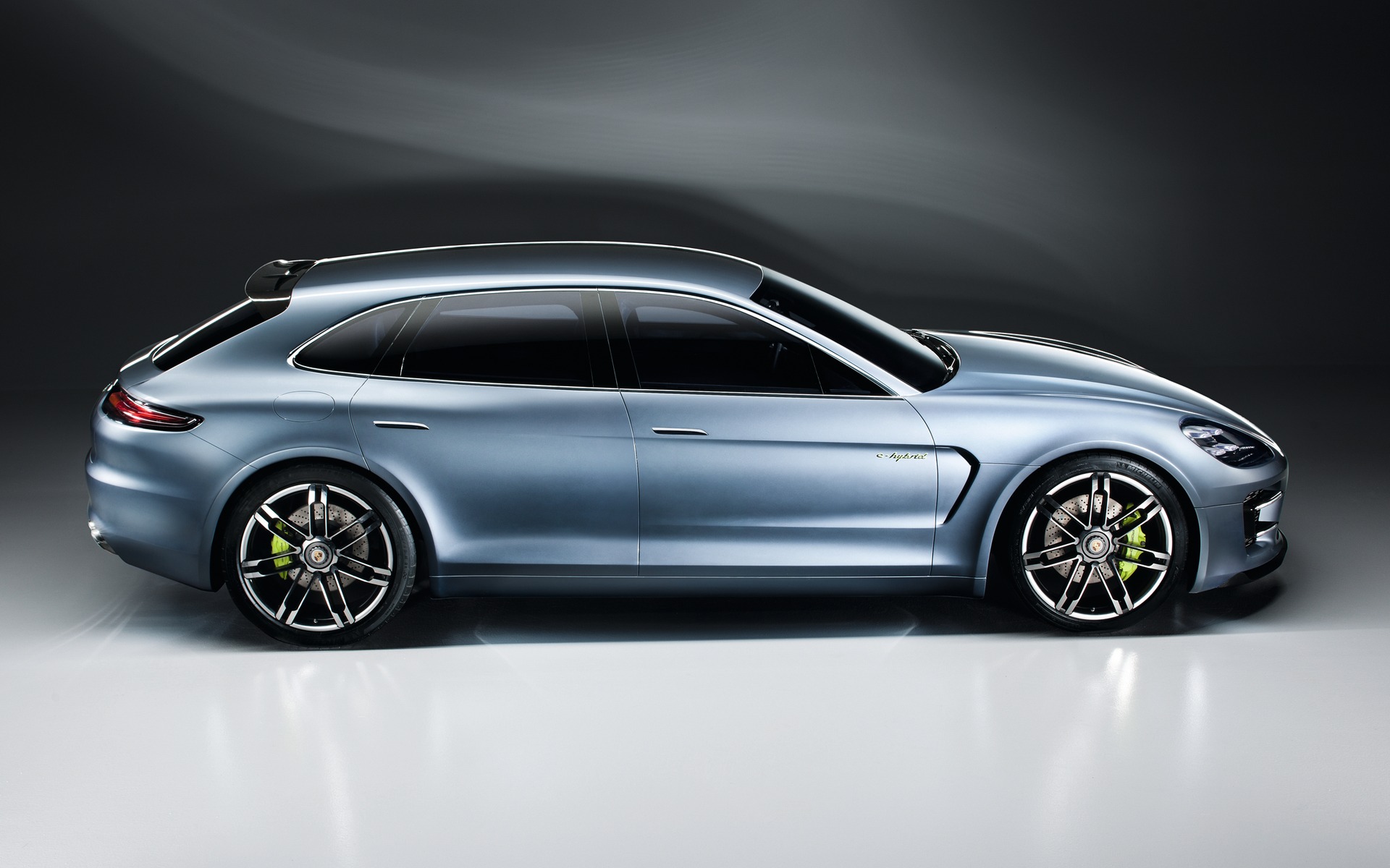 2017 Porsche Panamera Sport