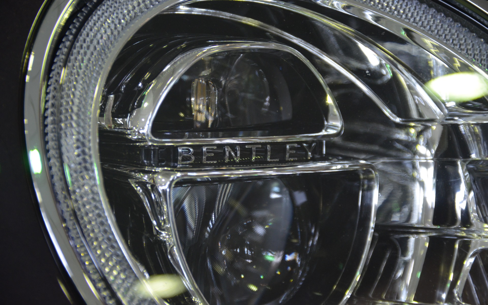 The detailing of the 2017 Bentley Bentayga's headlight cluster.