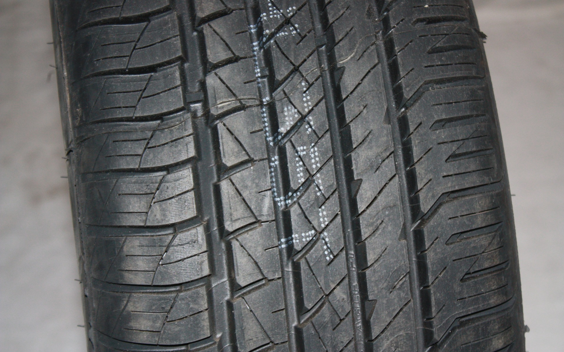 #4: Goodyear Eagle F1 Asymmetric