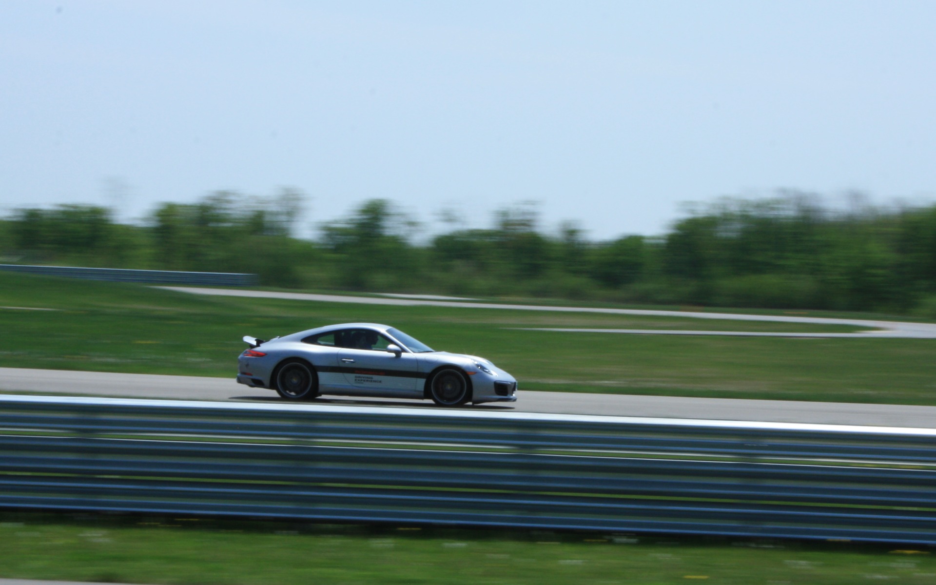 2017 Porsche 911 Carrera / Carrera S