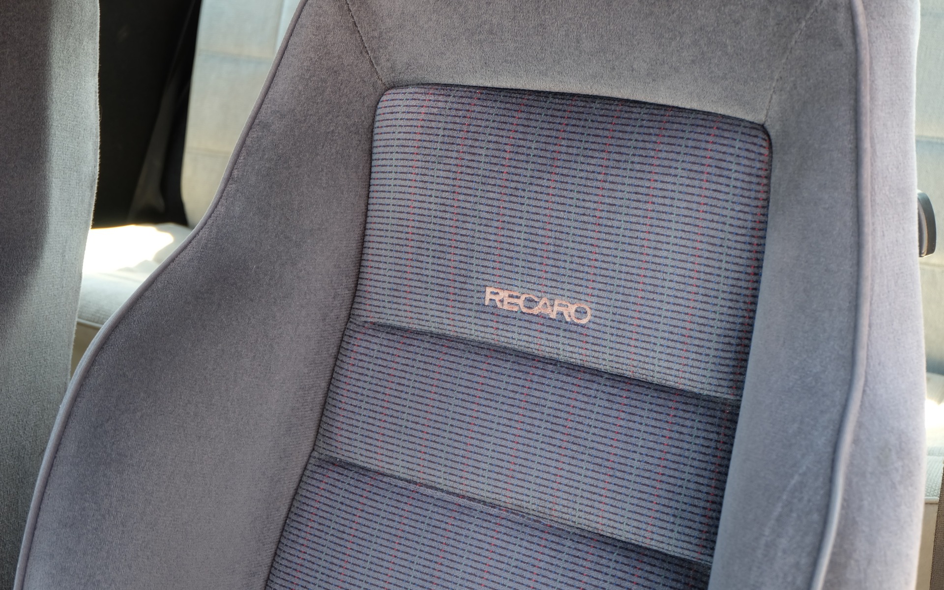 Les sièges Recaro proviennent d'une GTI 1991