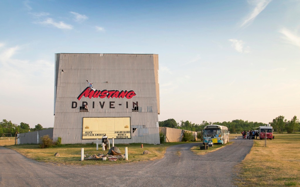 Une soirée au cinéma en plein air.