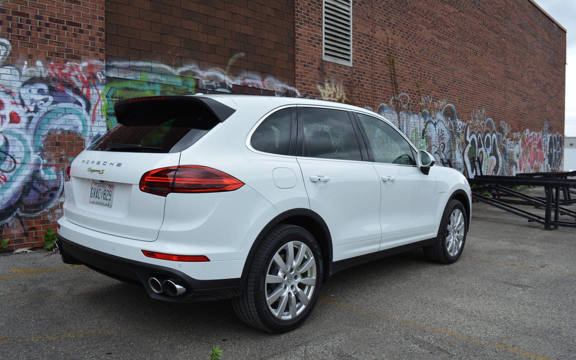 2016 Porsche Cayenne S E-Hybrid