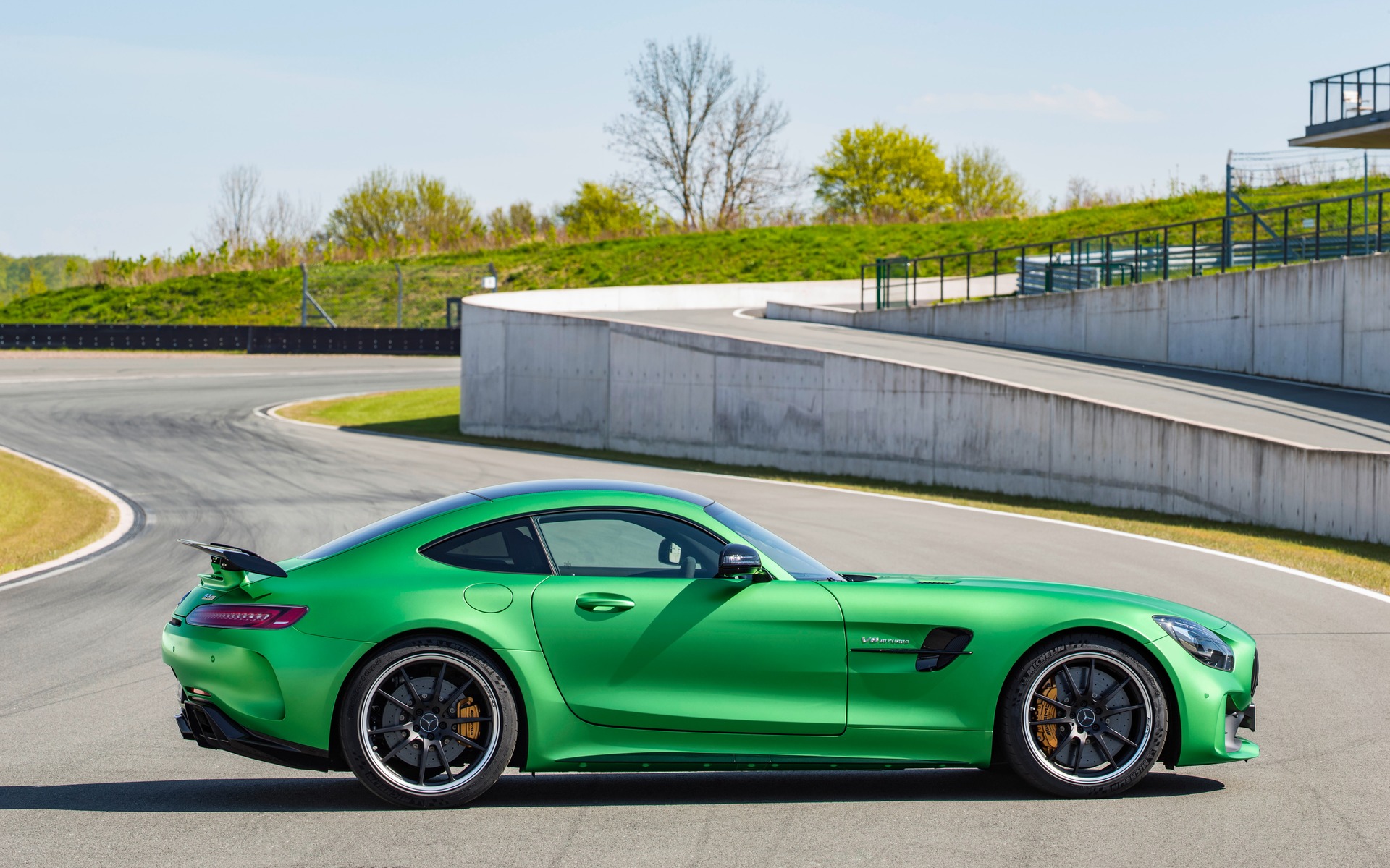 amg gt r