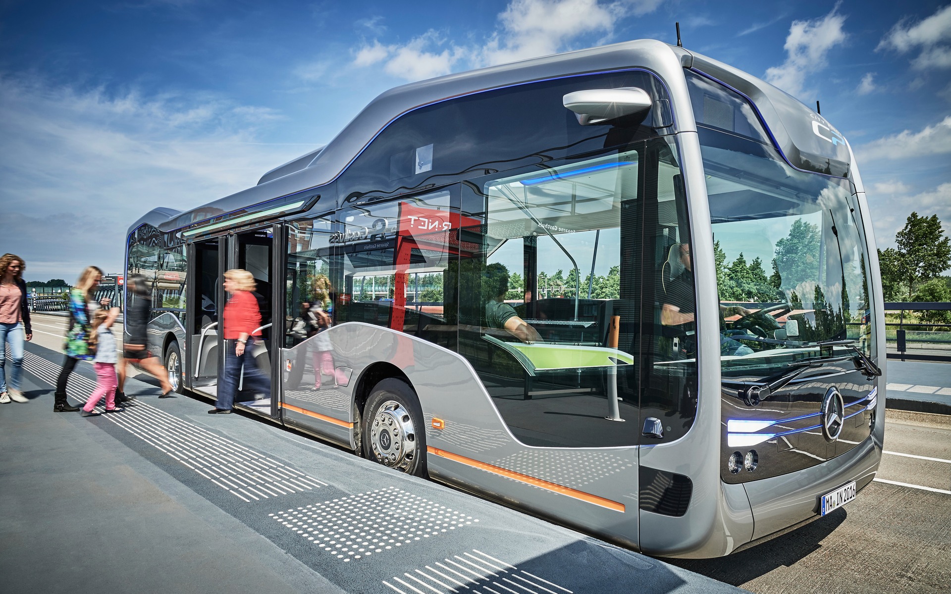 An Autonomous Bus by Mercedes-Benz - 1/8