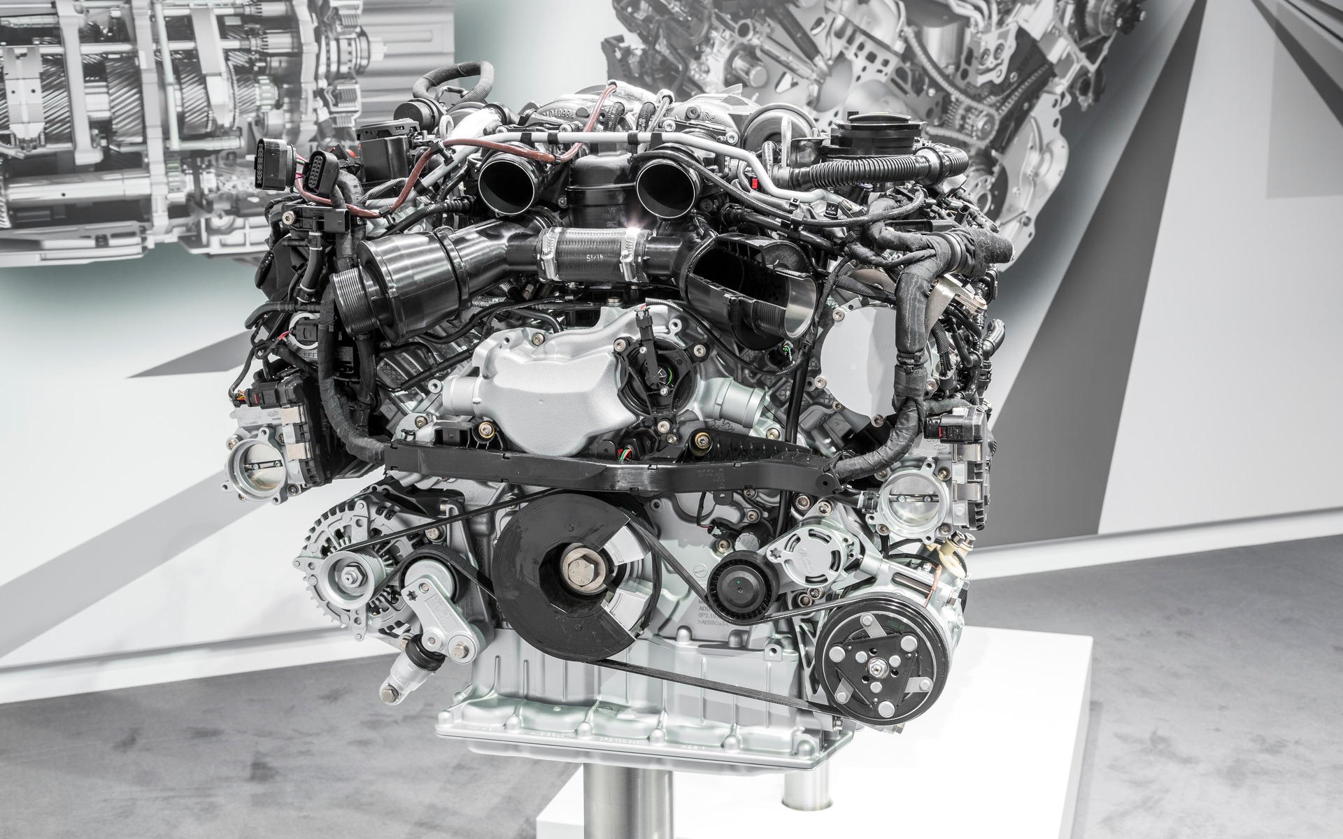 Des moteurs à double turbo pour la Porsche Panamera 2017