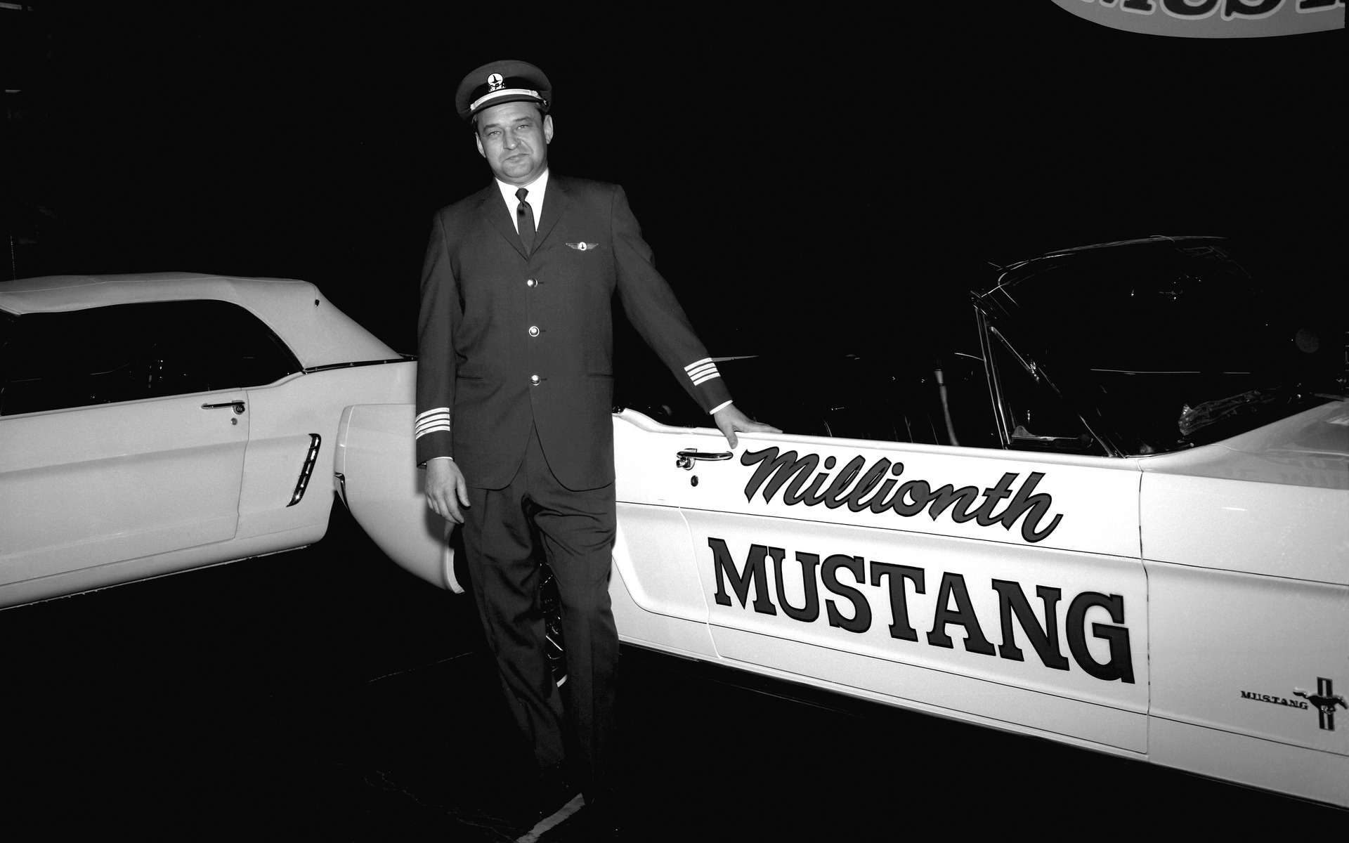Stanley Tucker et sa seconde Mustang.