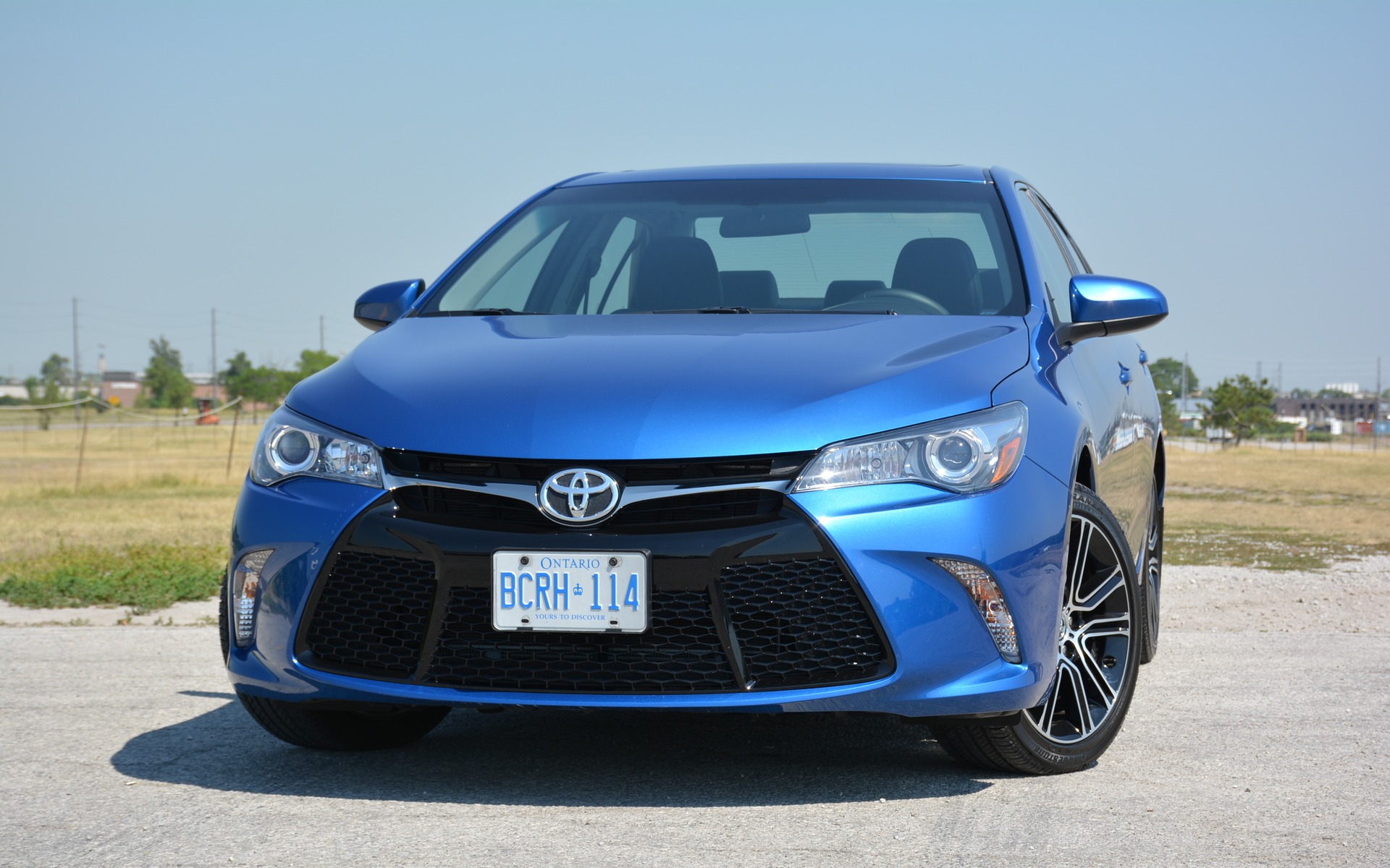 2016 Toyota Camry: expected comfort with added style - The Car Guide