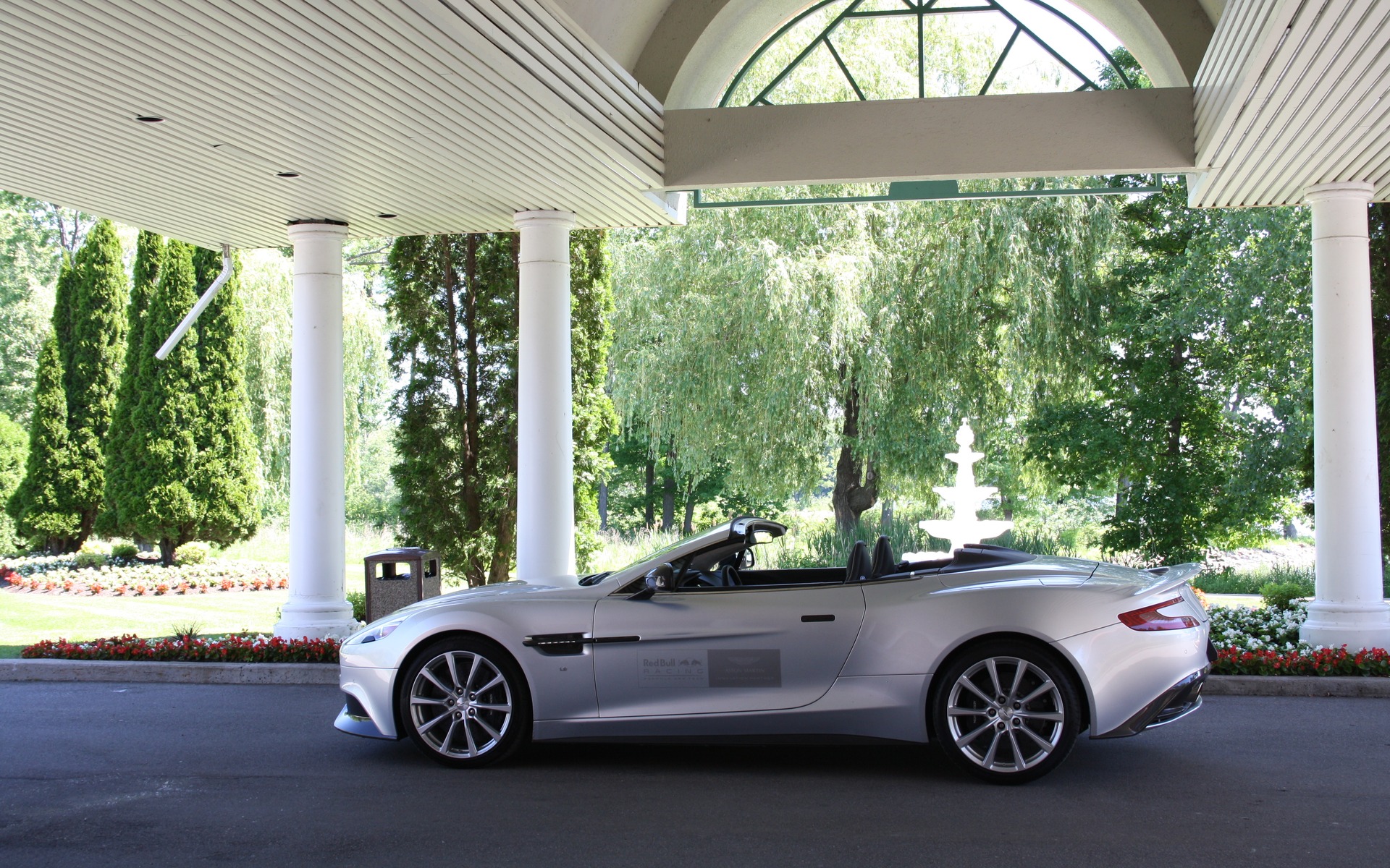 2016 Aston Martin Vanquish Volante