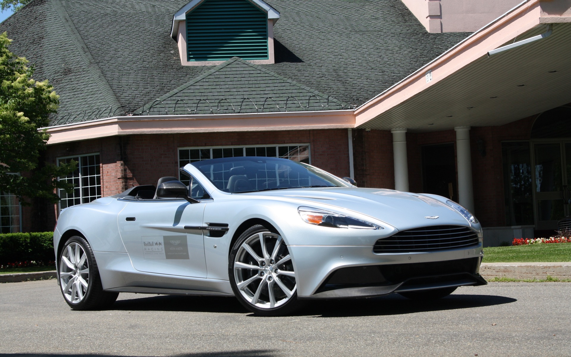 2016 Aston Martin Vanquish Volante