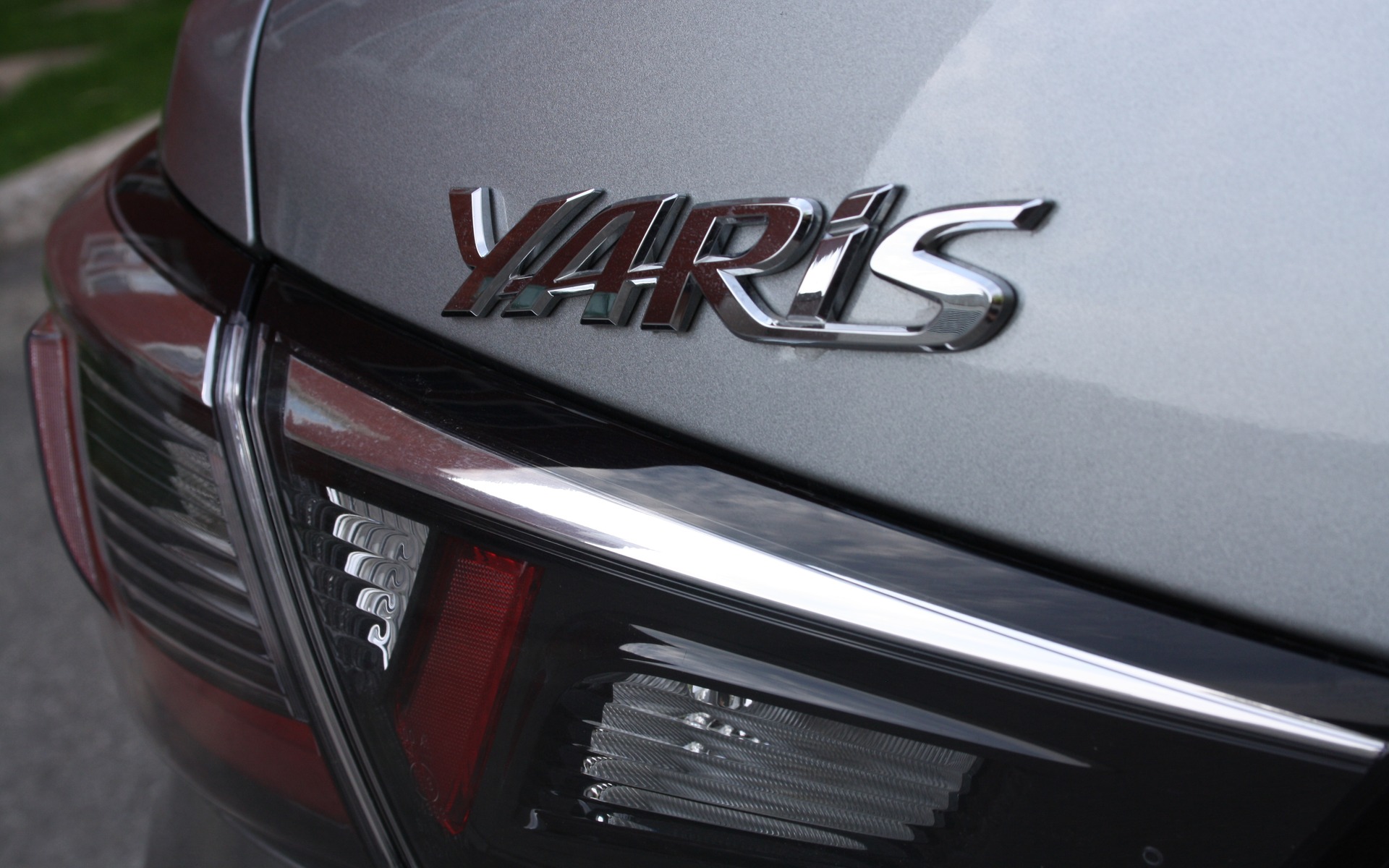 2016 Toyota Yaris Sedan Premium