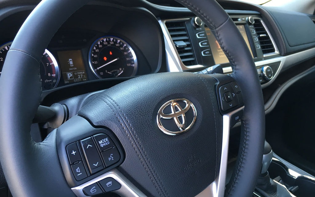 2016 Toyota Highlander LE V6