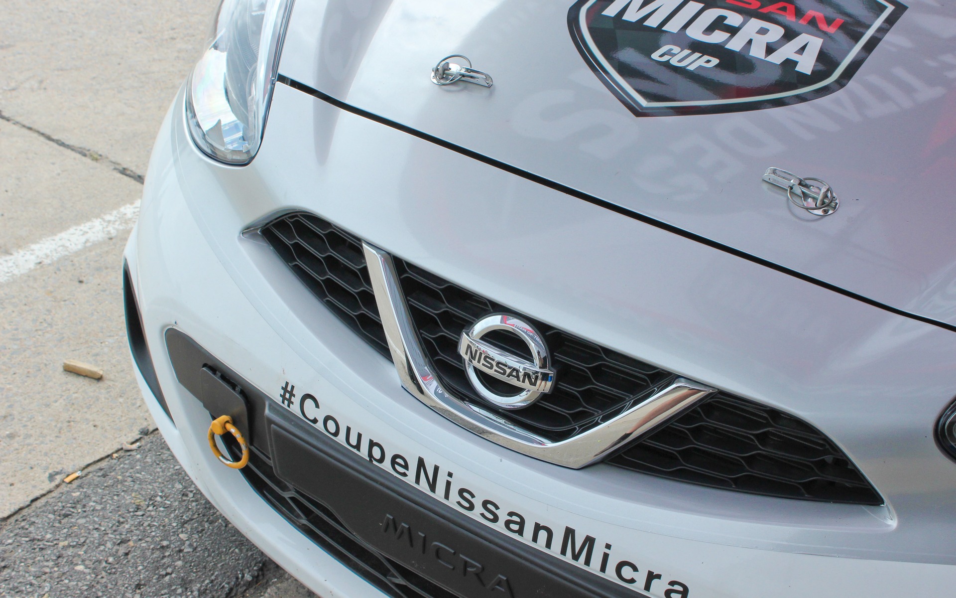 Une voiture de course de la Coupe Micra