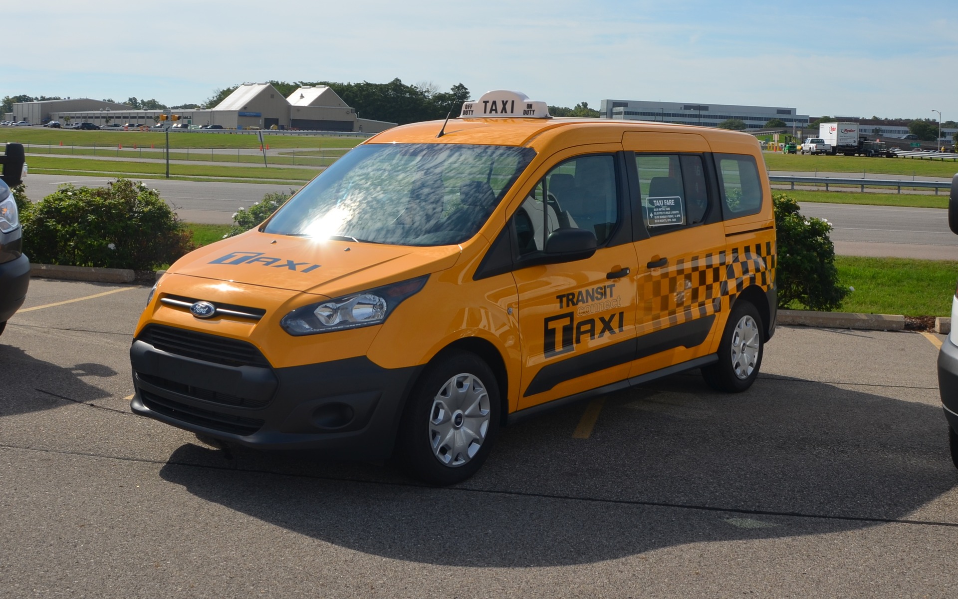 Ford Transit Connect transformé en taxi.