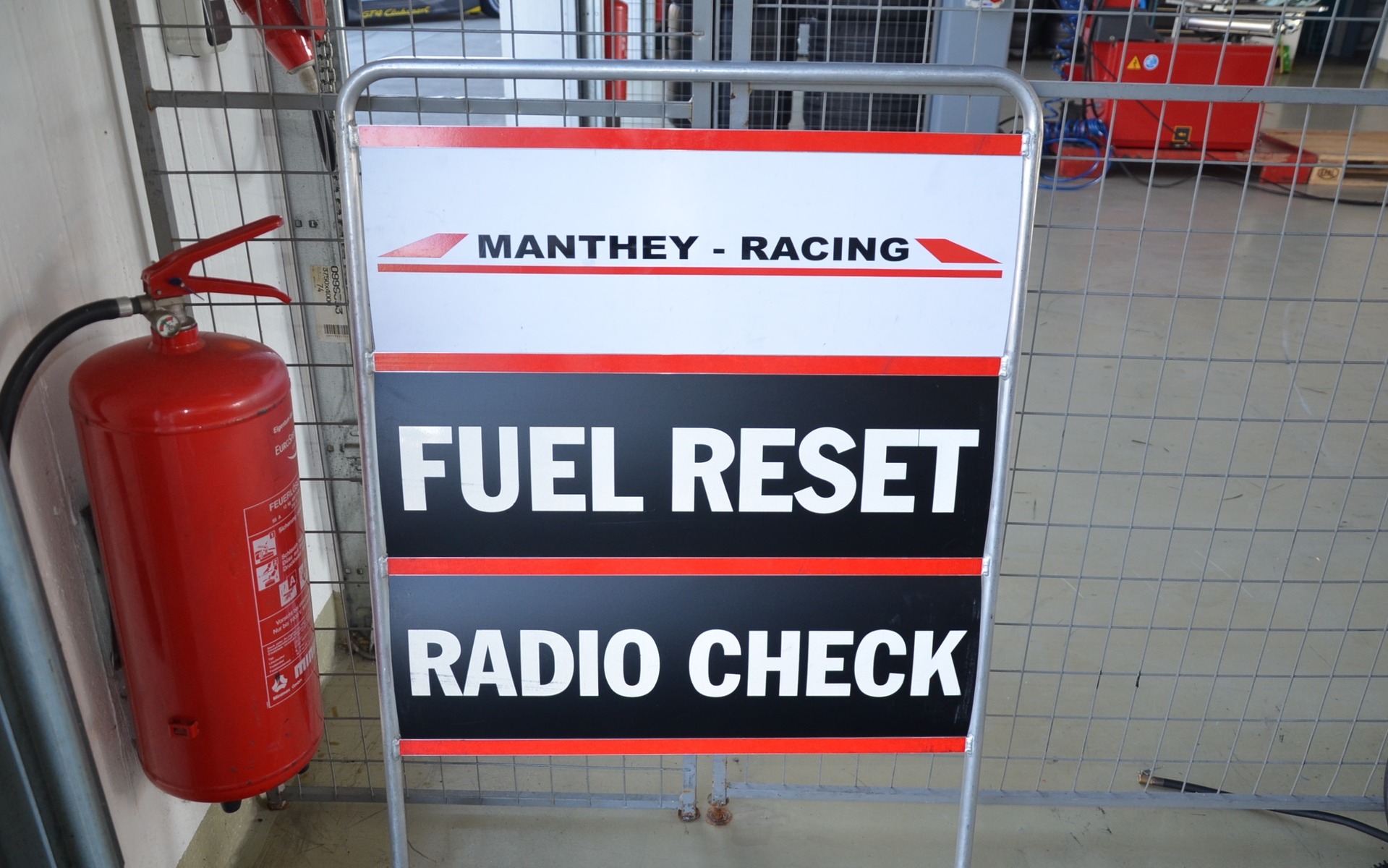 Porsche GT4 Clubsport et MR - Learning the cues...