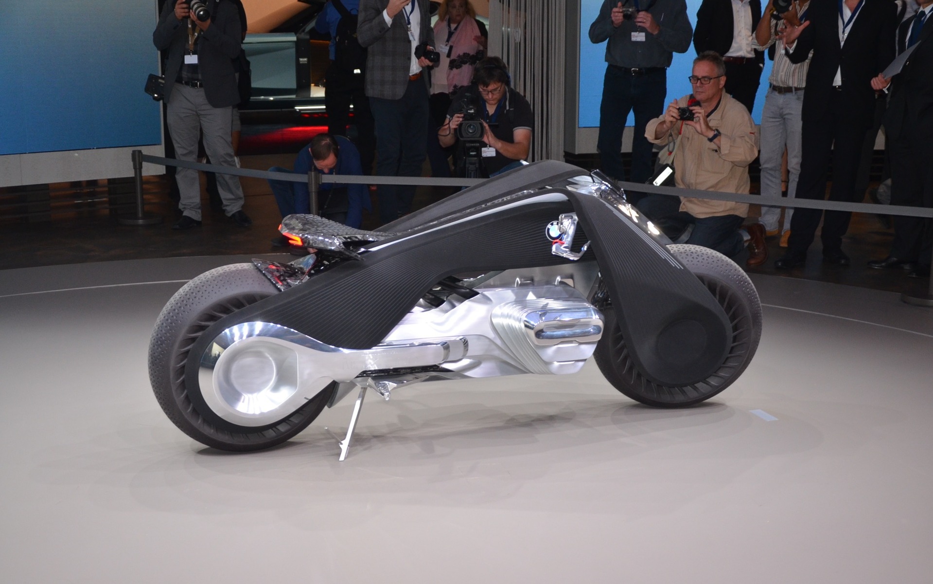 BMW Motorrad VISION NEXT 100 - Un cadre flexible en matière textile.